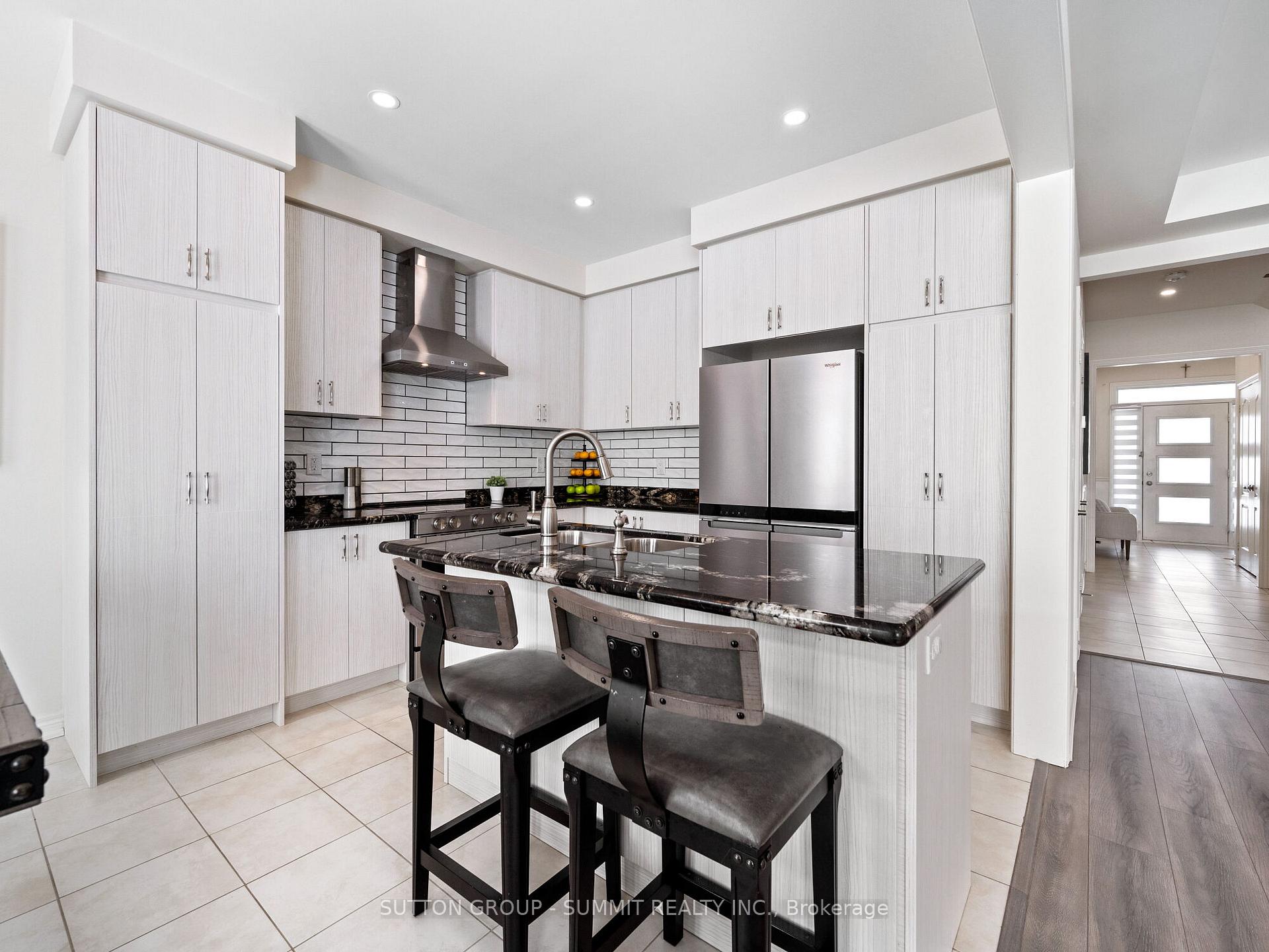 Photo 21 of 12 Great Falls Boulevard, Hamilton, Waterdown — HOMEH