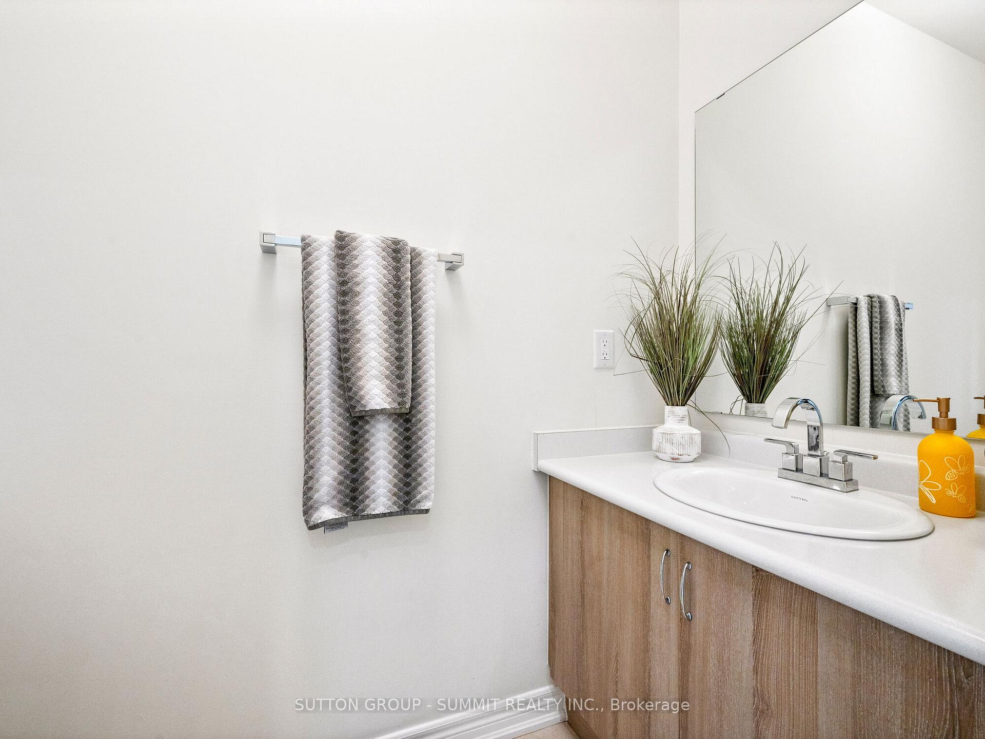 Photo 14 of 12 Great Falls Boulevard, Hamilton, Waterdown — HOMEH