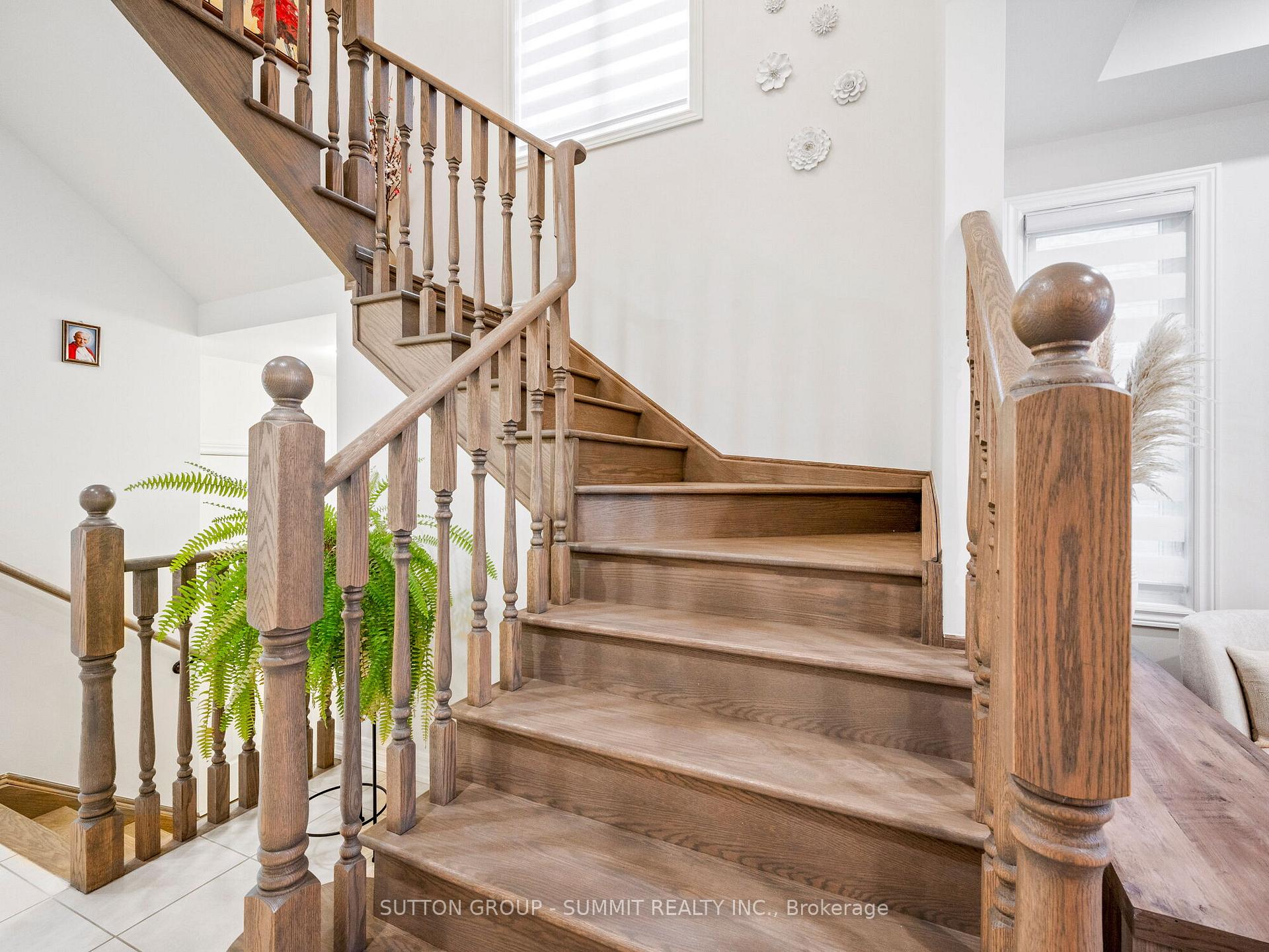 Photo 17 of 12 Great Falls Boulevard, Hamilton, Waterdown — HOMEH