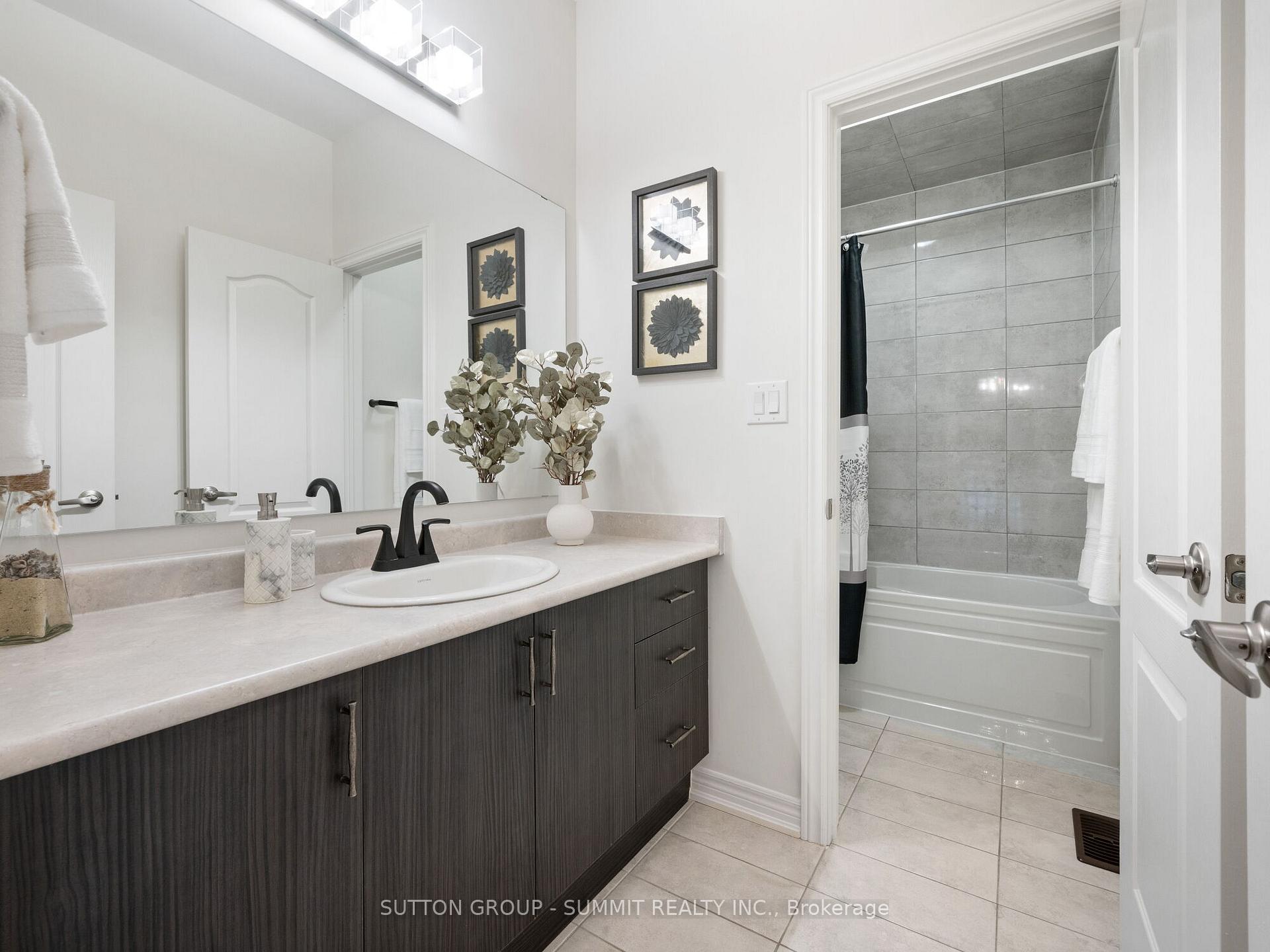 Photo 34 of 12 Great Falls Boulevard, Hamilton, Waterdown — HOMEH