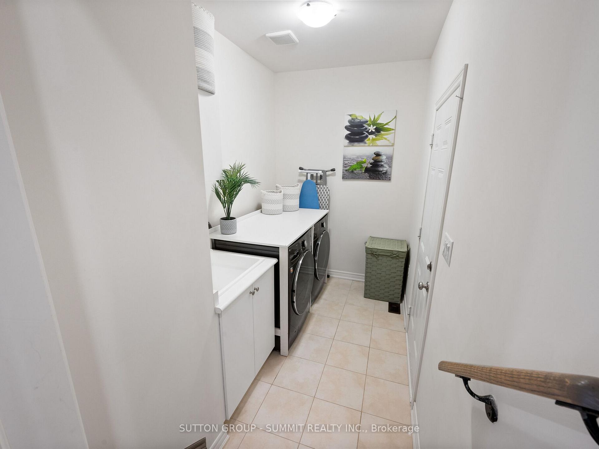 Photo 35 of 12 Great Falls Boulevard, Hamilton, Waterdown — HOMEH