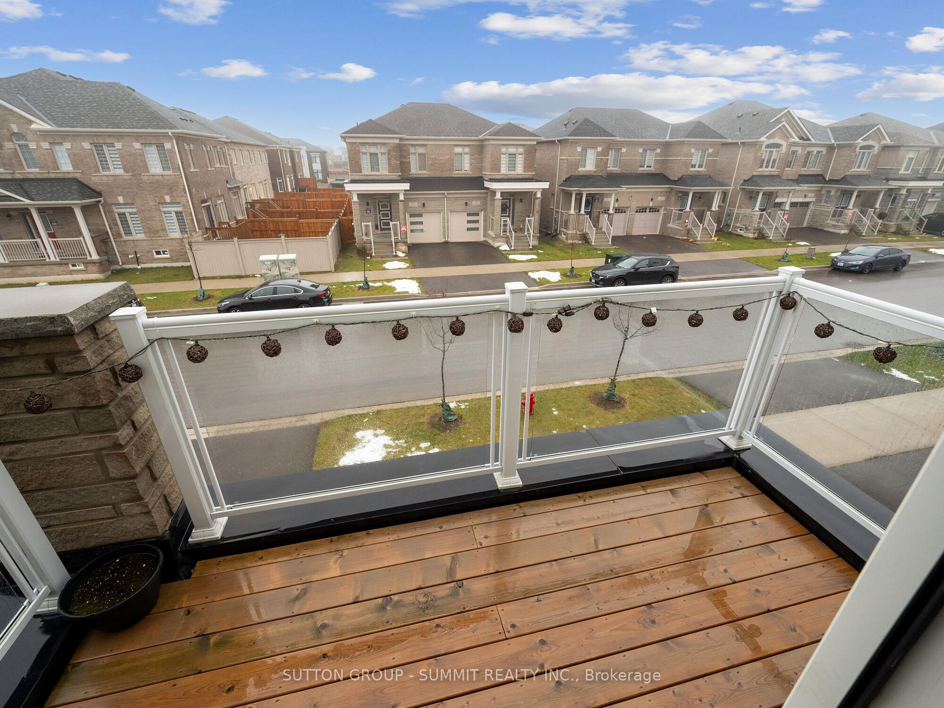 Photo 15 of 12 Great Falls Boulevard, Hamilton, Waterdown — HOMEH