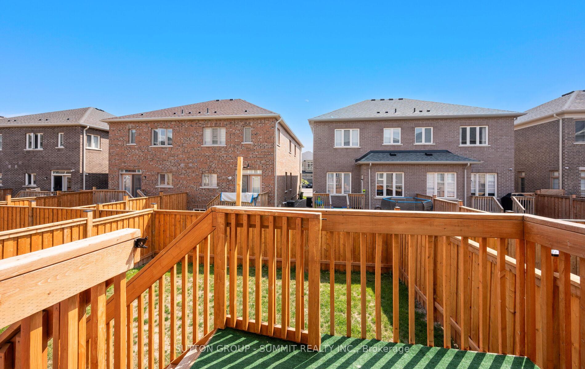 Photo 33 of 12 Great Falls Boulevard, Hamilton, Waterdown — HOMEH
