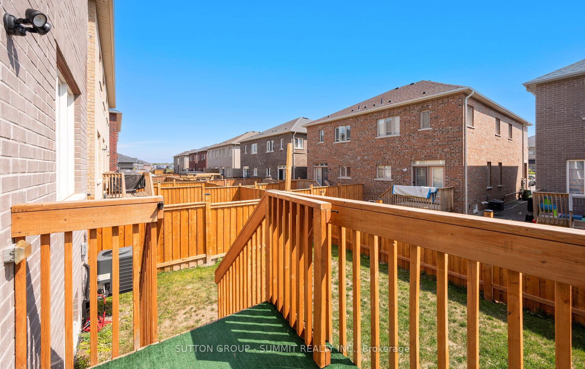 Photo 37 of 12 Great Falls Boulevard, Hamilton, Waterdown — HOMEH