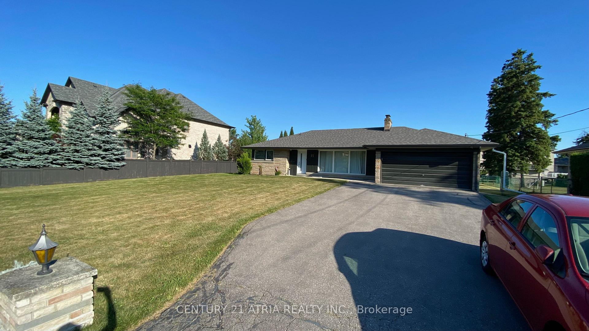 Photo 13 of Unit Main, 31 Rockview Gardens, Vaughan, Concord — HOMEH