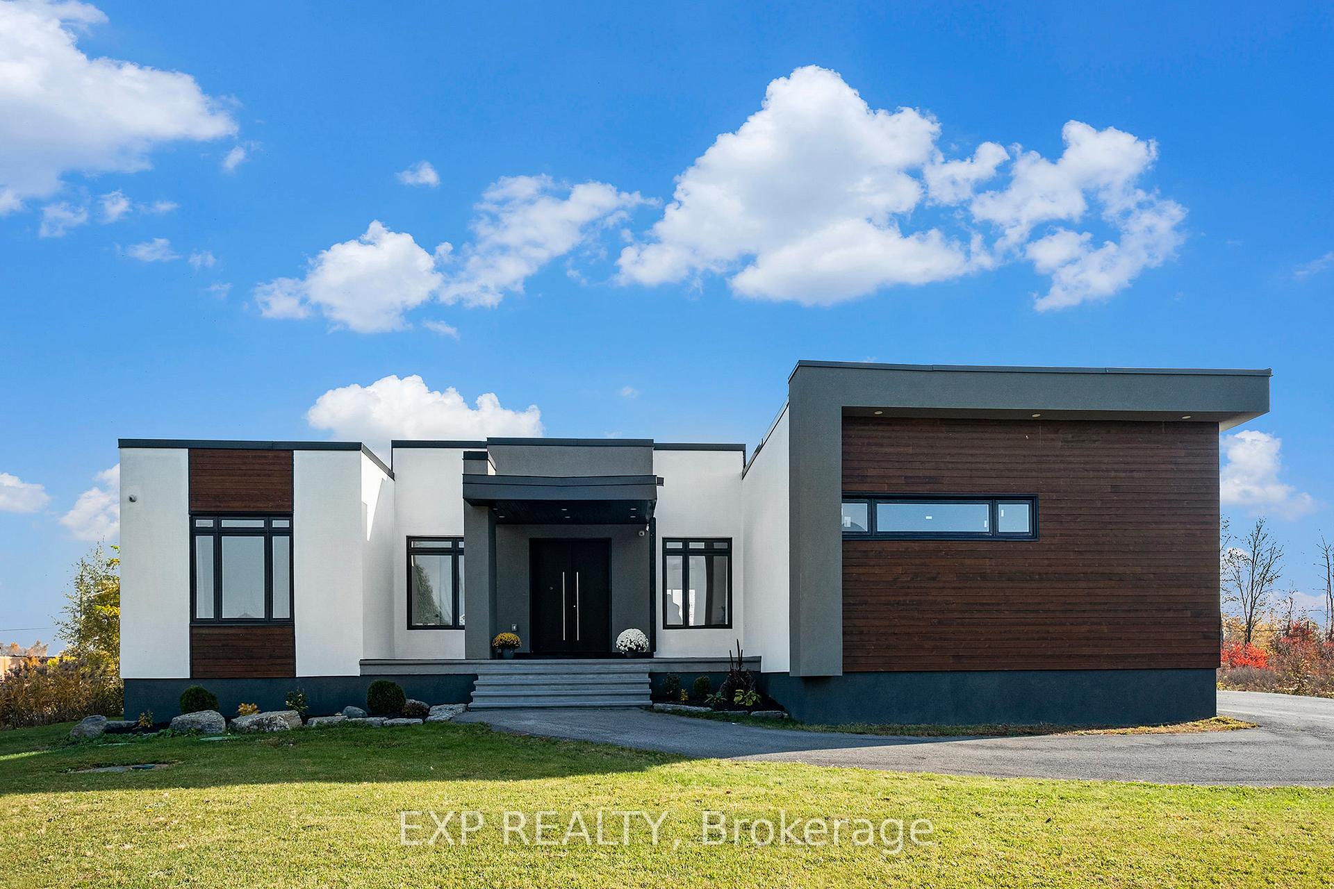 Front of 635 Ballycastle Crescent