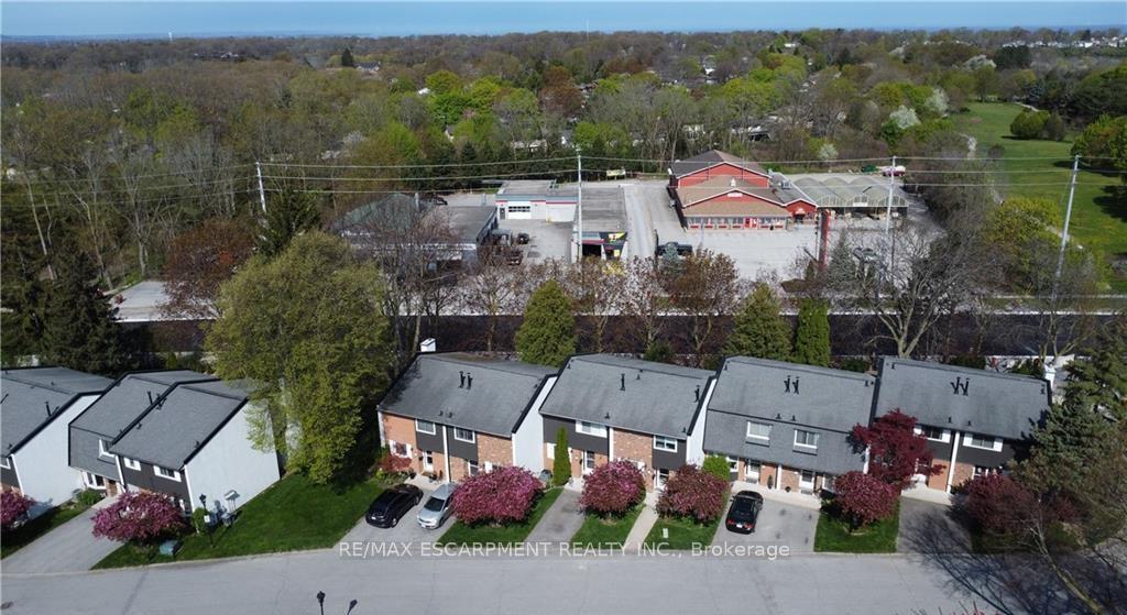 Photo 2 of Unit 27, 77 Linwell Road, St. Catharines, Lakeport — HOMEH