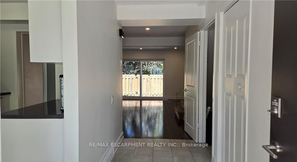 Photo 3 of Unit 27, 77 Linwell Road, St. Catharines, Lakeport — HOMEH