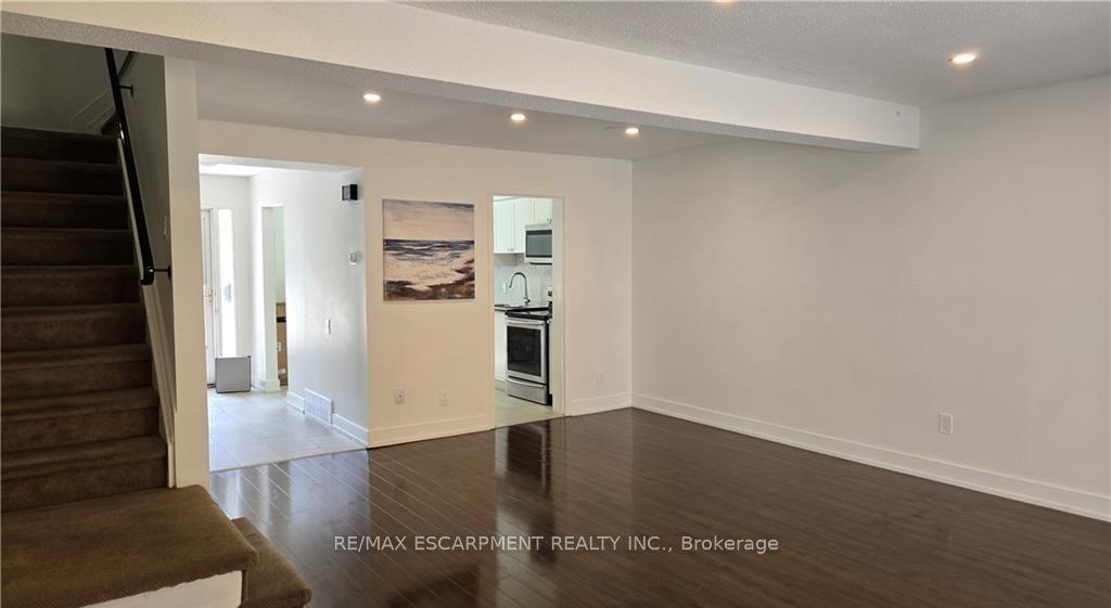 Photo 7 of Unit 27, 77 Linwell Road, St. Catharines, Lakeport — HOMEH