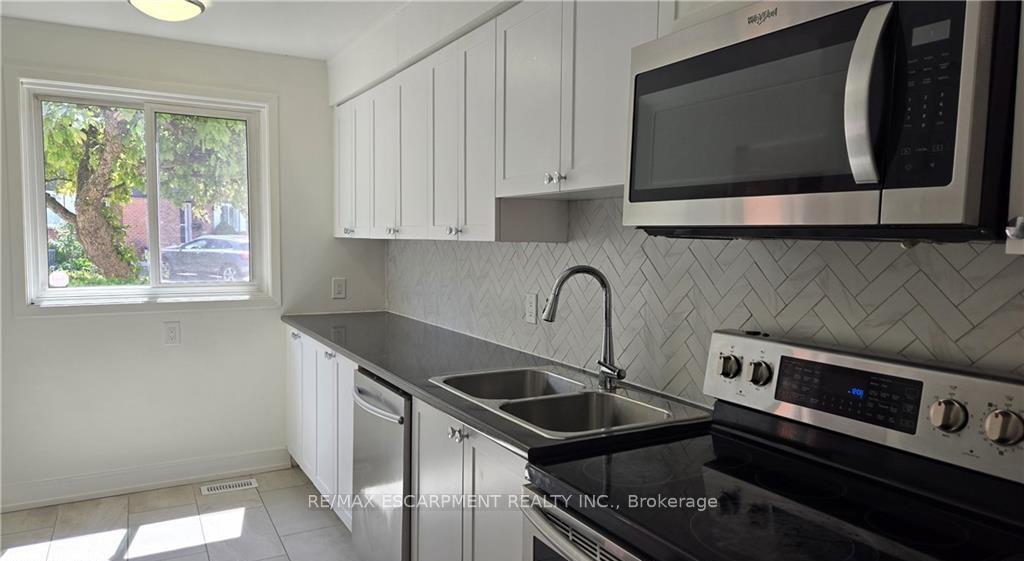 Photo 10 of Unit 27, 77 Linwell Road, St. Catharines, Lakeport — HOMEH