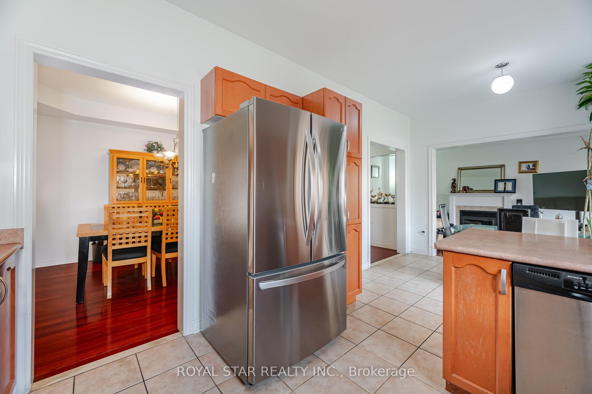 Photo 13 of 21 Baylawn Circle, Brampton, Bram East — HOMEH