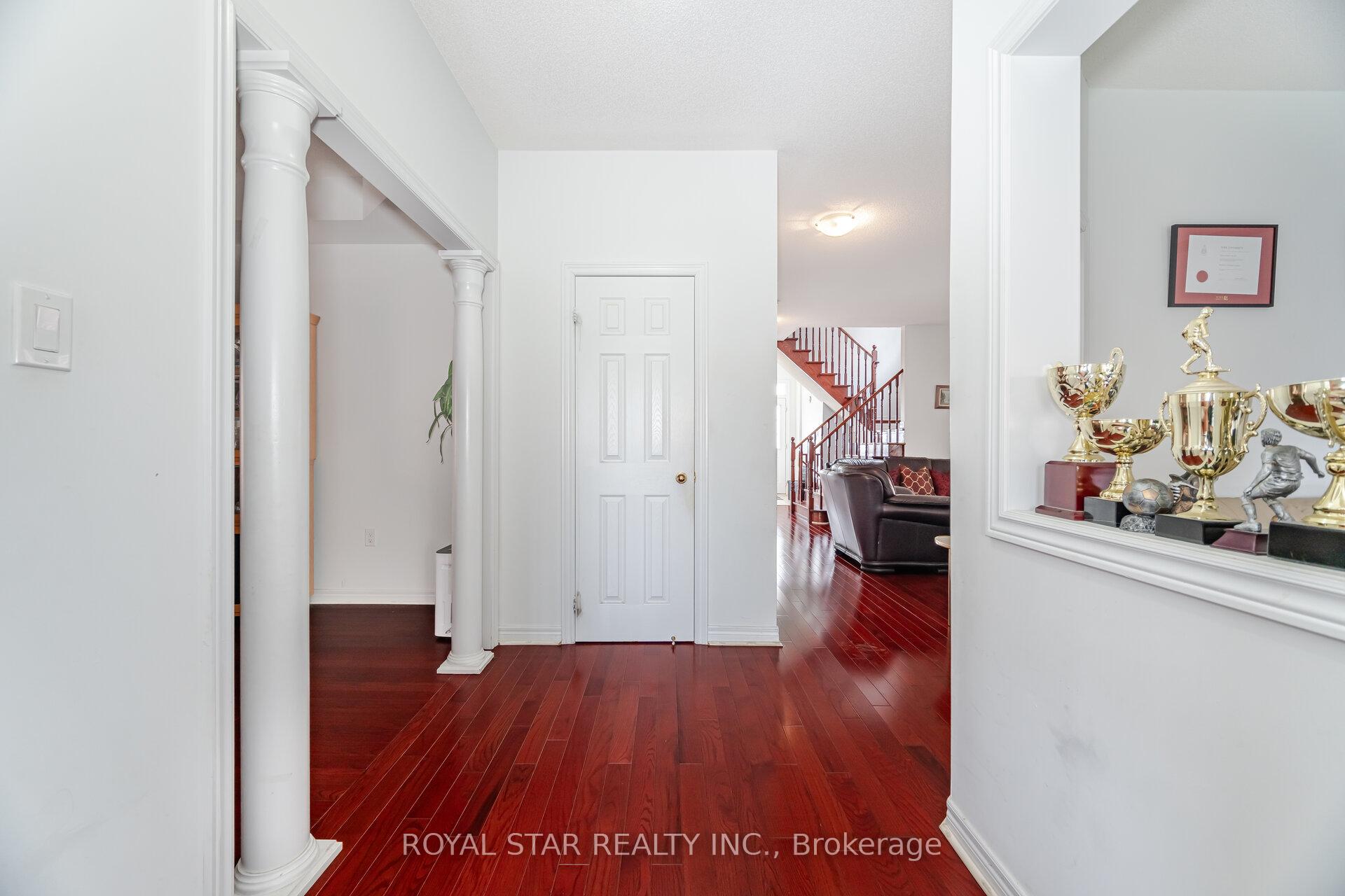 Photo 10 of 21 Baylawn Circle, Brampton, Bram East — HOMEH