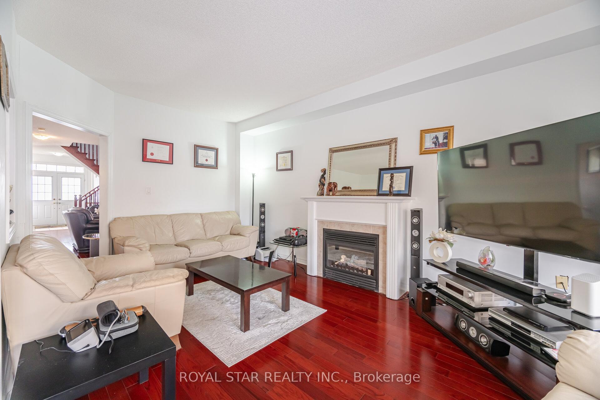 Photo 14 of 21 Baylawn Circle, Brampton, Bram East — HOMEH