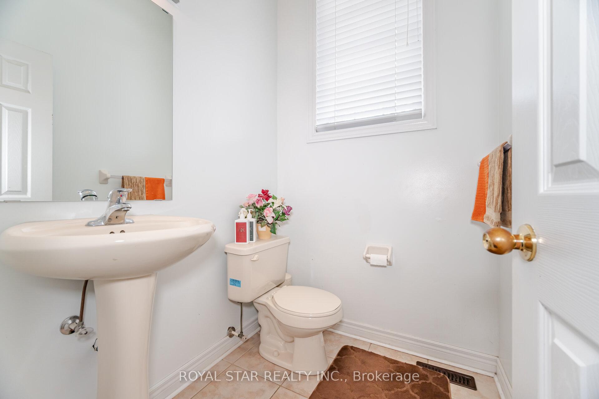 Photo 9 of 21 Baylawn Circle, Brampton, Bram East — HOMEH