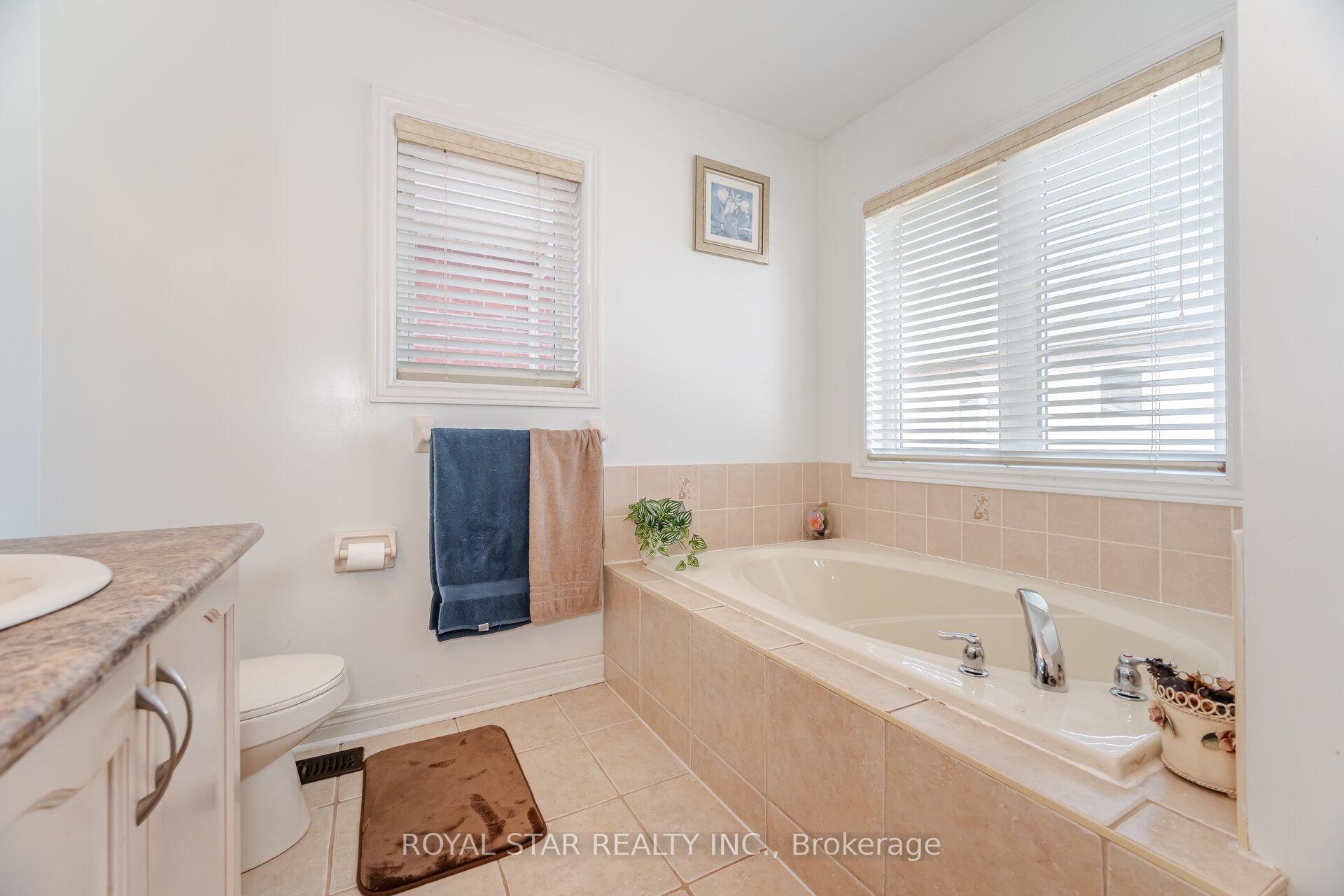 Photo 19 of 21 Baylawn Circle, Brampton, Bram East — HOMEH