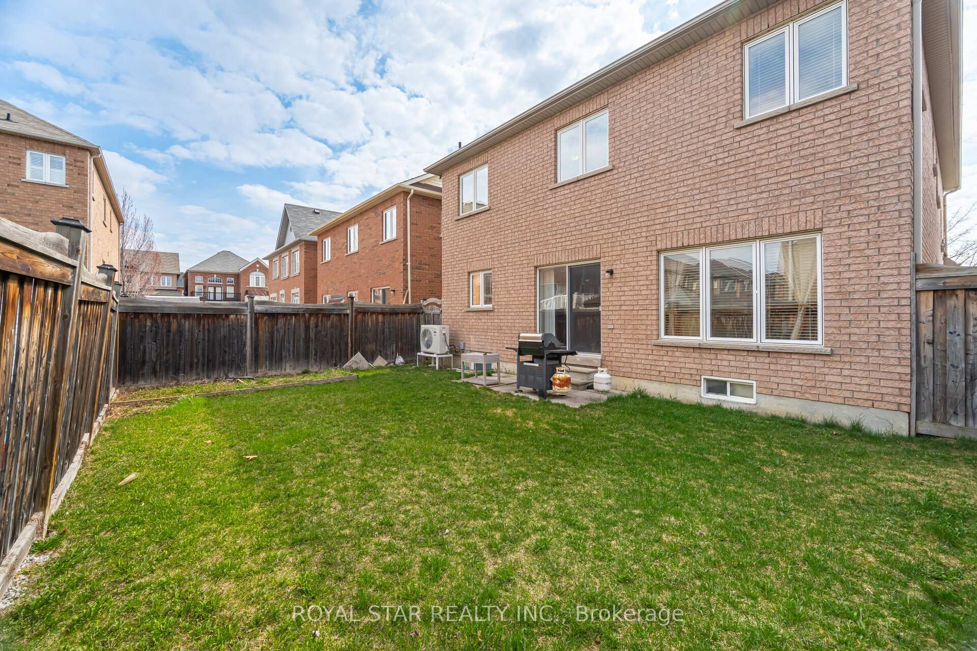 Photo 44 of 21 Baylawn Circle, Brampton, Bram East — HOMEH