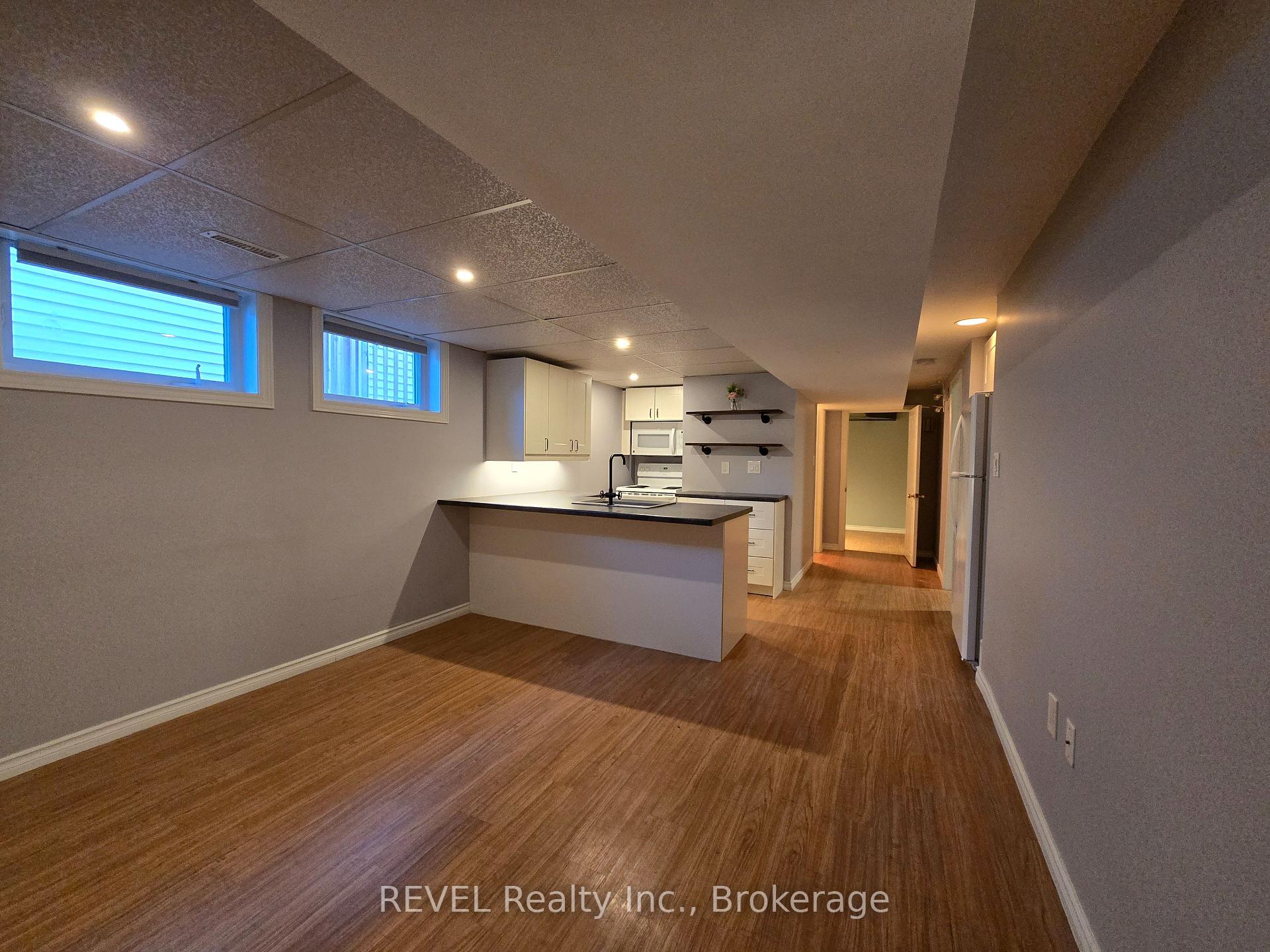 Photo 1 of Unit Lower Level, 33 Dundas Crescent, St. Catharines, Burleigh Hill — HOMEH