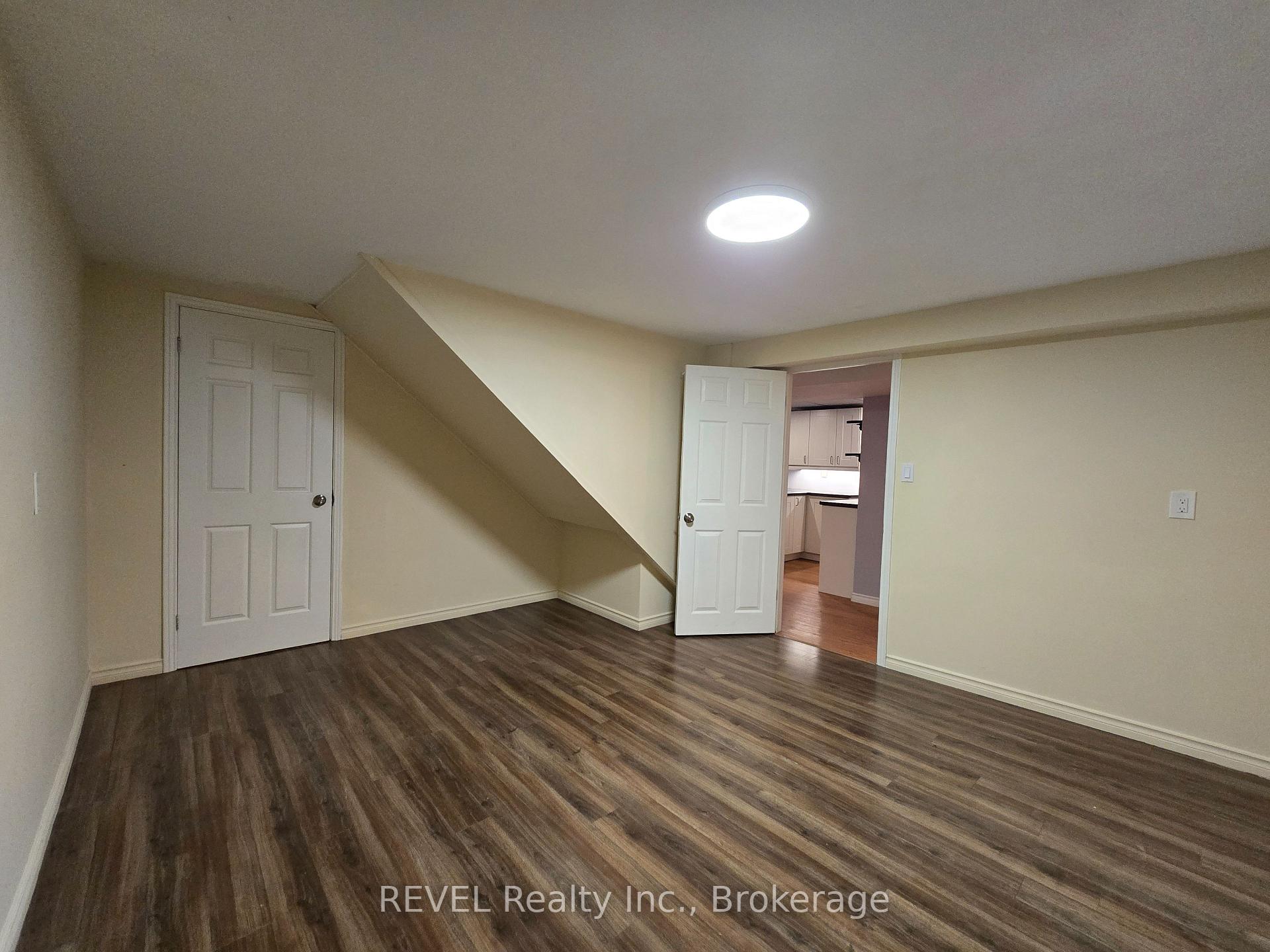 Photo 15 of Unit Lower Level, 33 Dundas Crescent, St. Catharines, Burleigh Hill — HOMEH