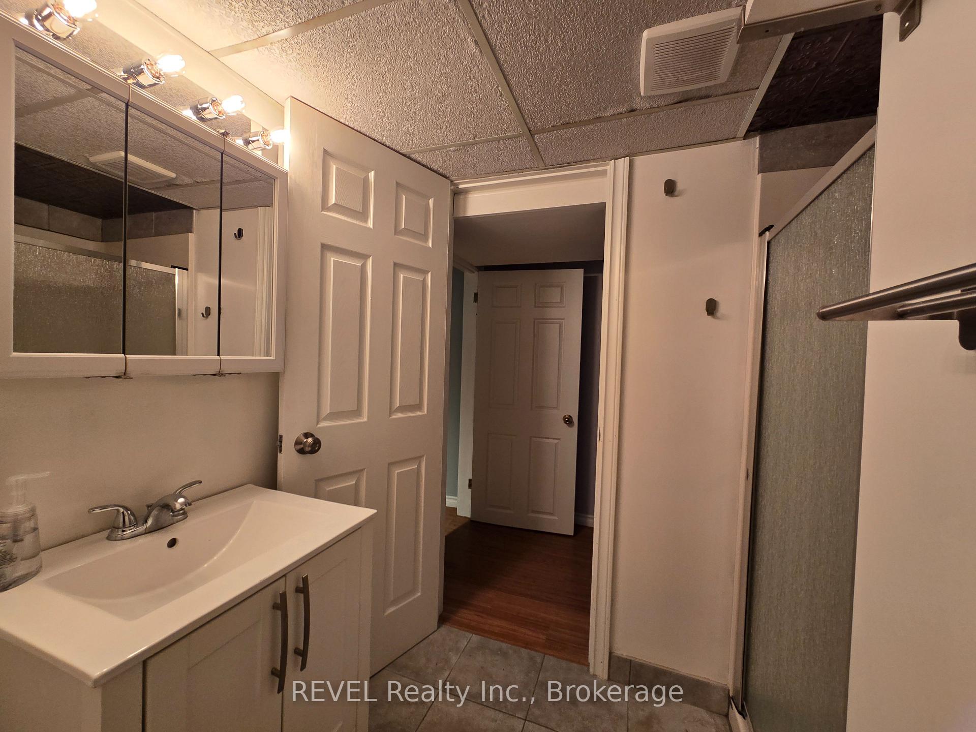 Photo 16 of Unit Lower Level, 33 Dundas Crescent, St. Catharines, Burleigh Hill — HOMEH