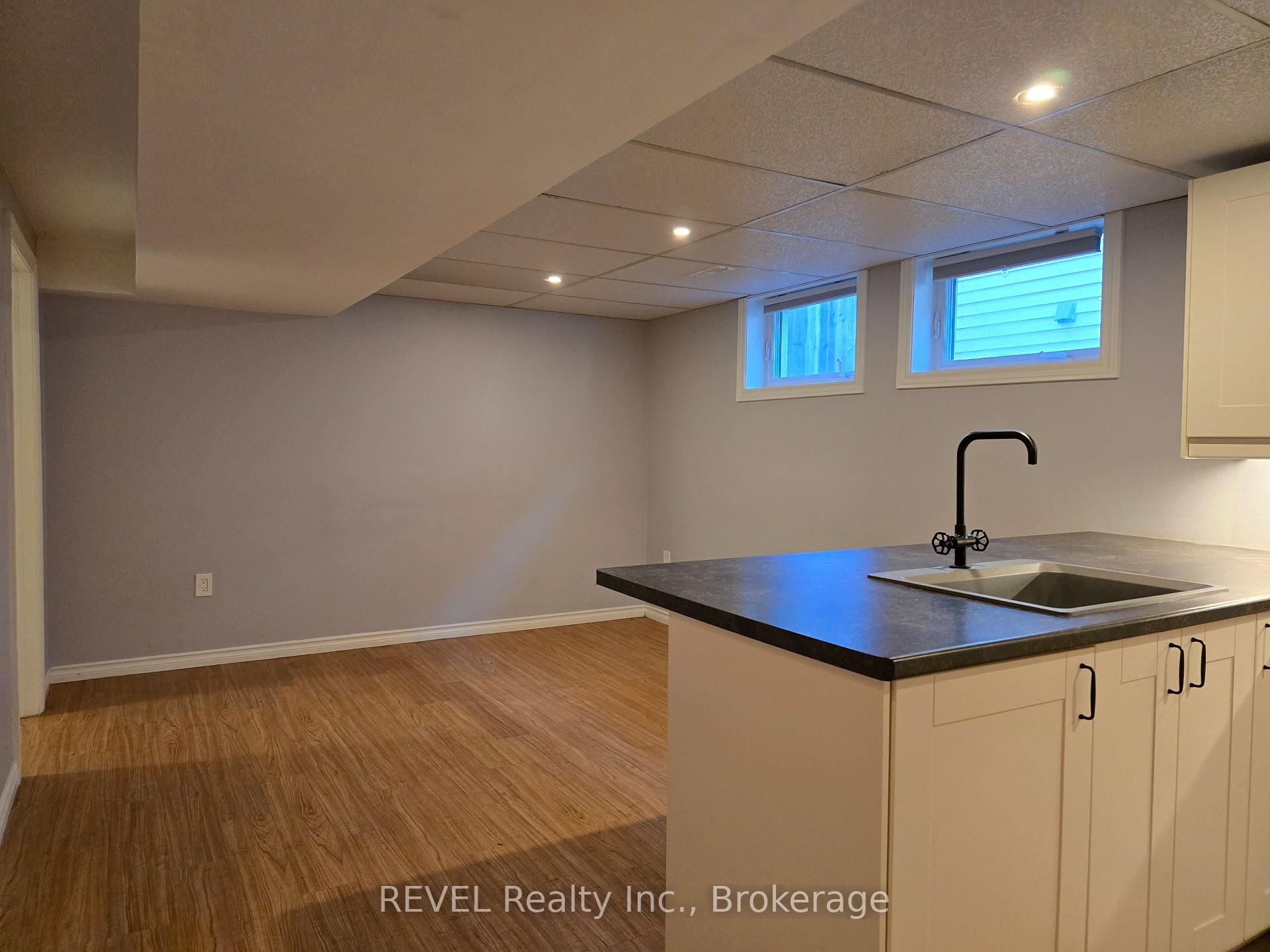 Photo 9 of Unit Lower Level, 33 Dundas Crescent, St. Catharines, Burleigh Hill — HOMEH