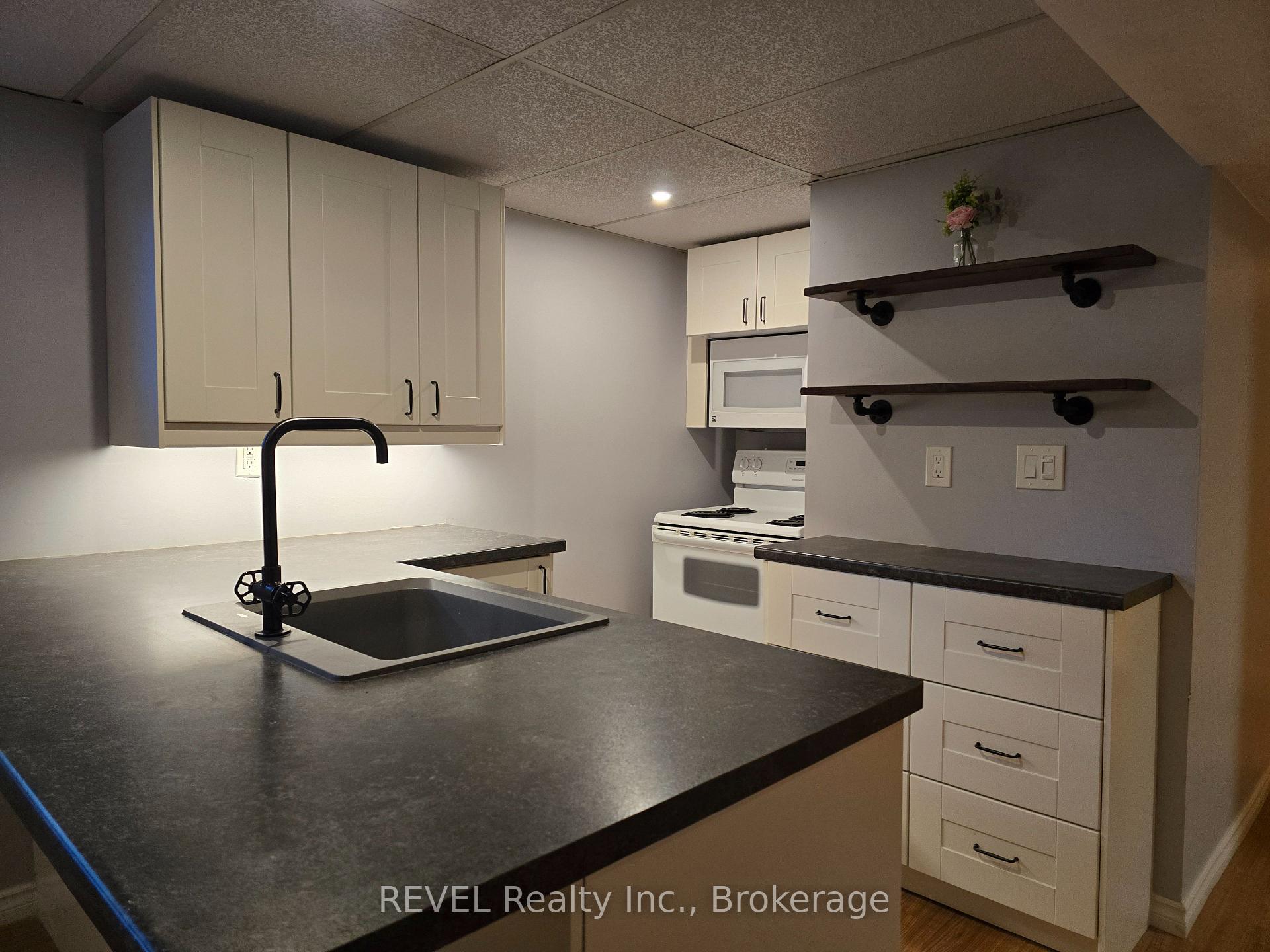 Photo 14 of Unit Lower Level, 33 Dundas Crescent, St. Catharines, Burleigh Hill — HOMEH