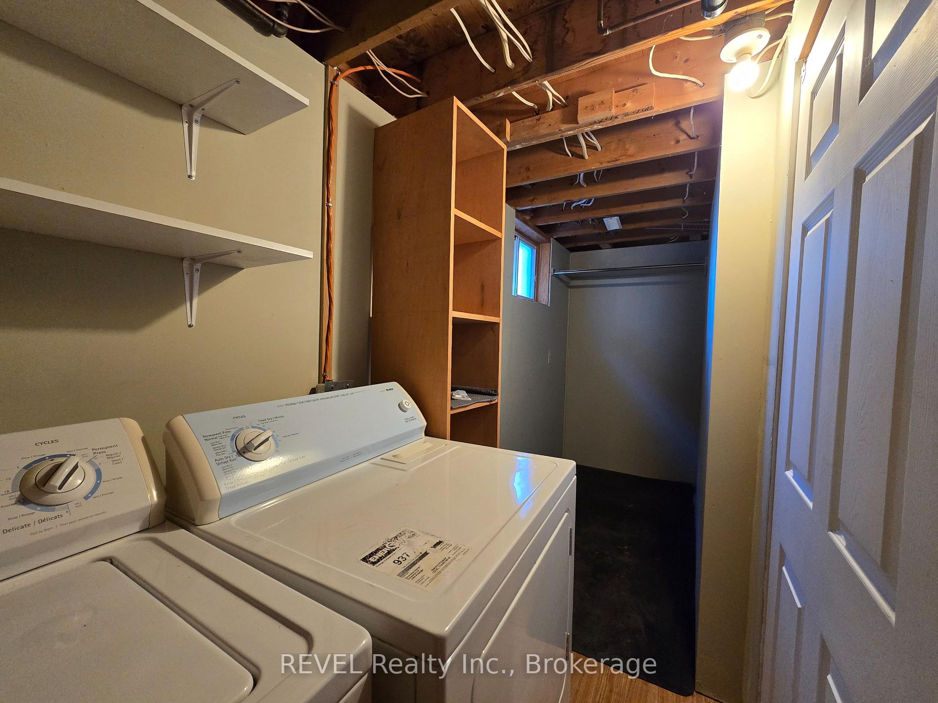 Photo 12 of Unit Lower Level, 33 Dundas Crescent, St. Catharines, Burleigh Hill — HOMEH
