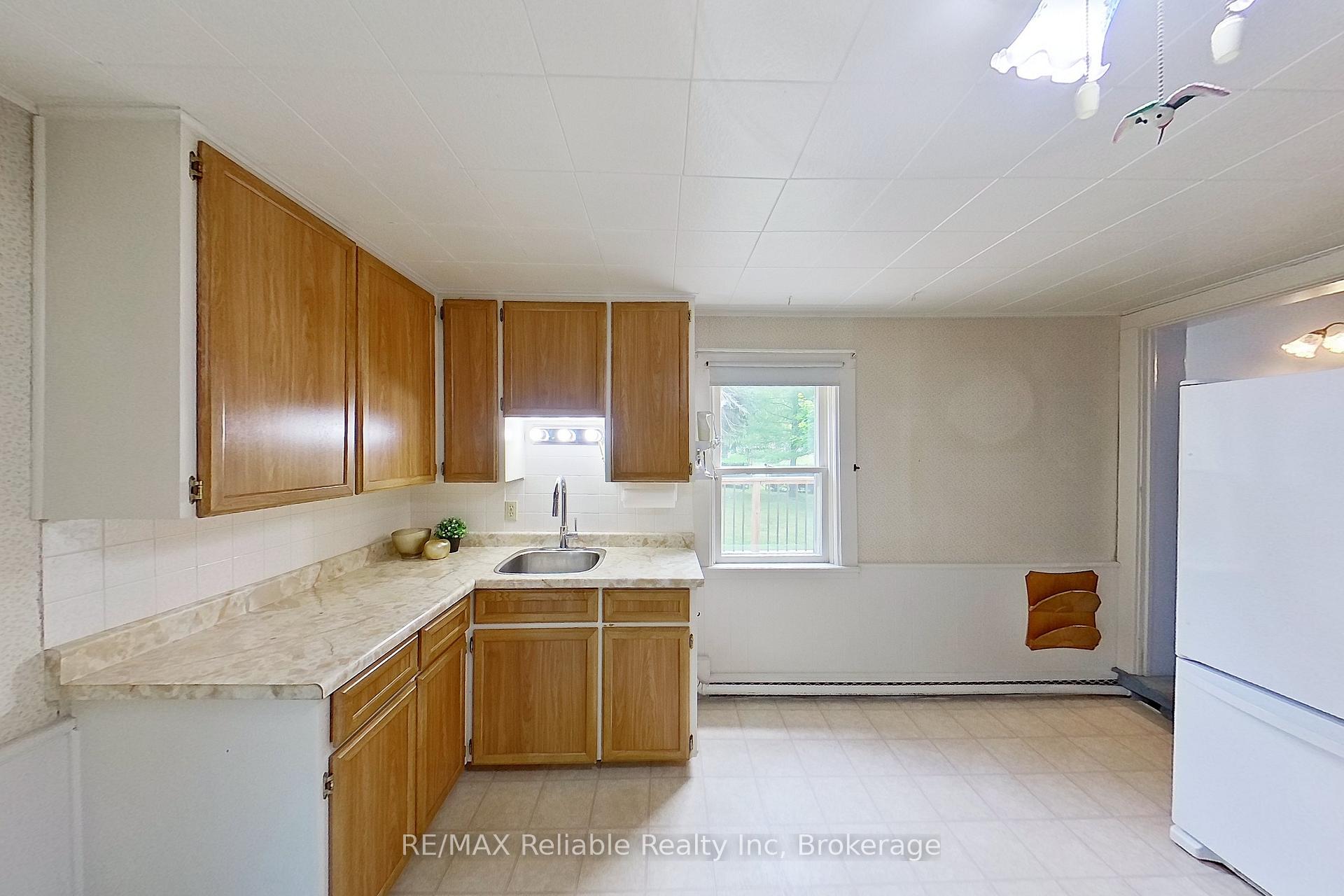 Photo 10 of 37 Front Street, Huron East, Egmondville — HOMEH