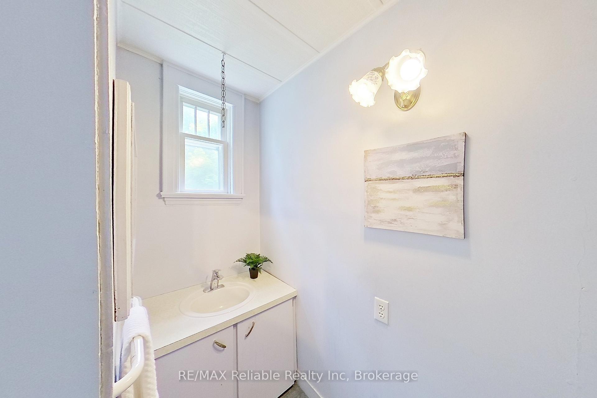 Photo 9 of 37 Front Street, Huron East, Egmondville — HOMEH