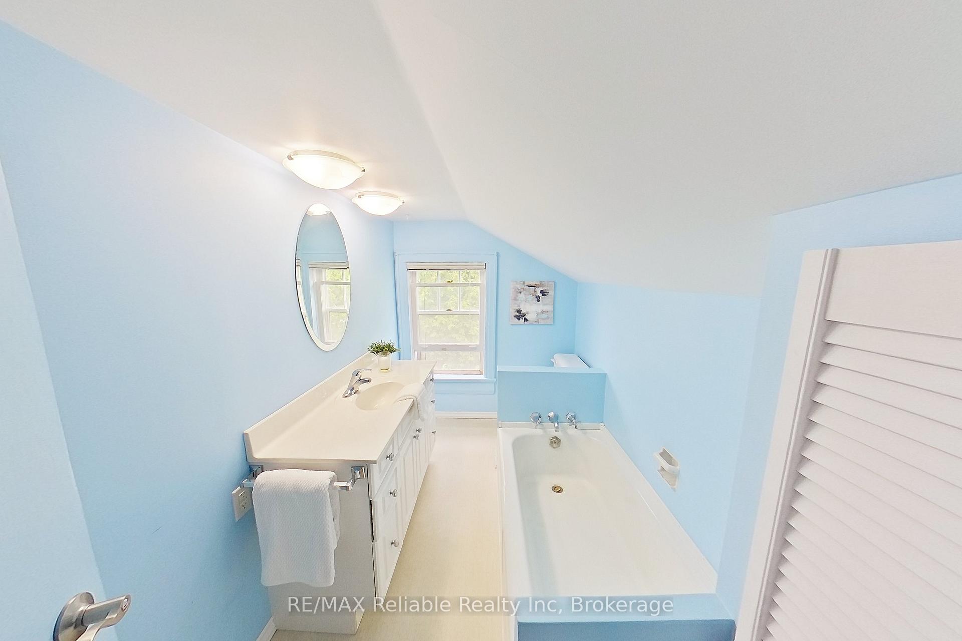 Photo 17 of 37 Front Street, Huron East, Egmondville — HOMEH