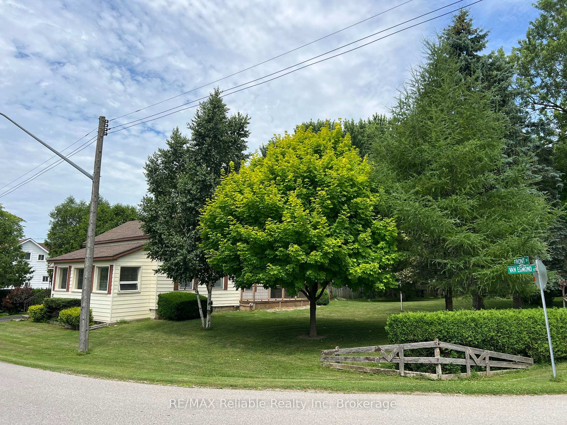 Photo 23 of 37 Front Street, Huron East, Egmondville — HOMEH