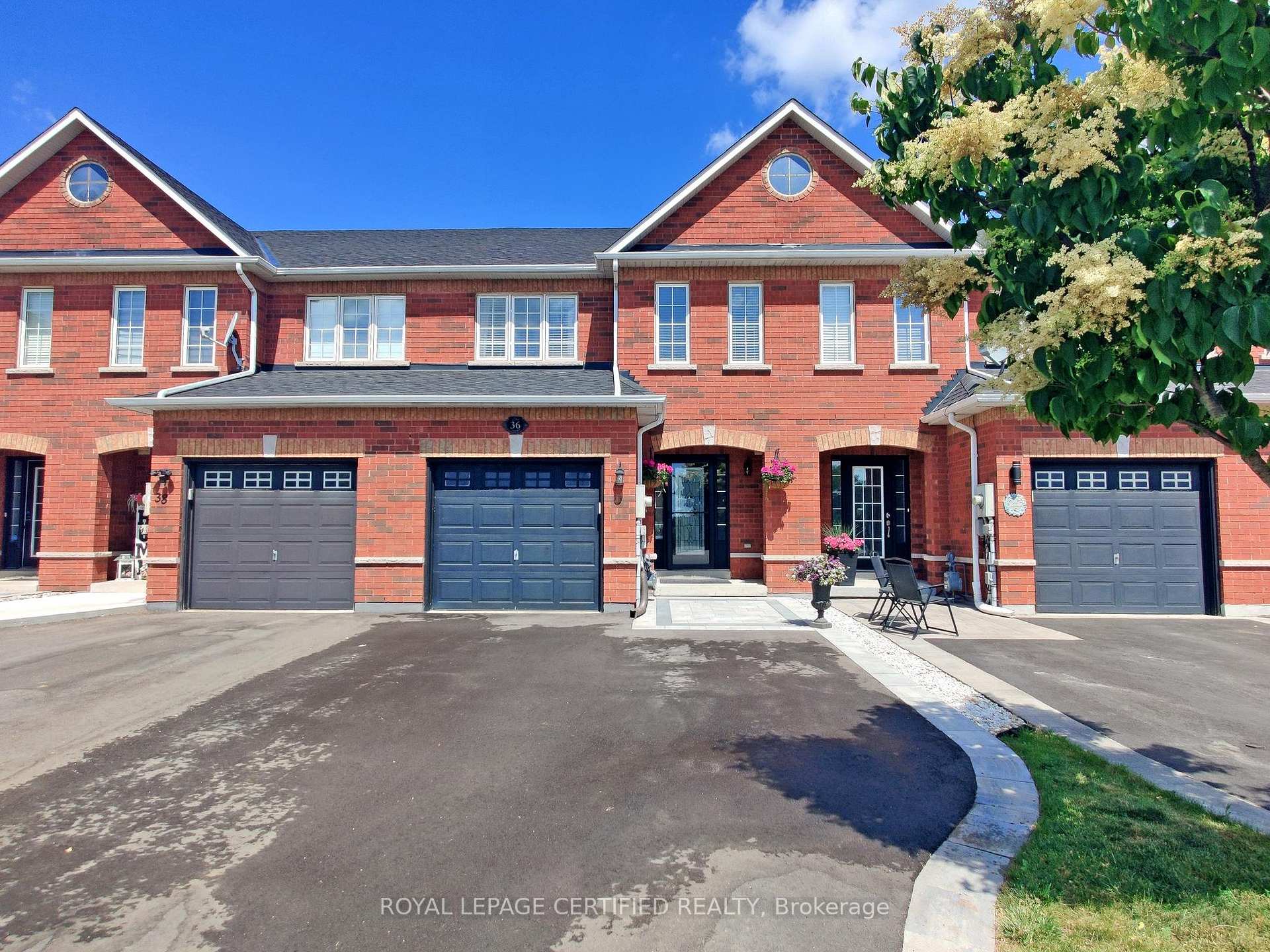 Photo 1 of 36 Aida Court, Caledon, Bolton West — HOMEH