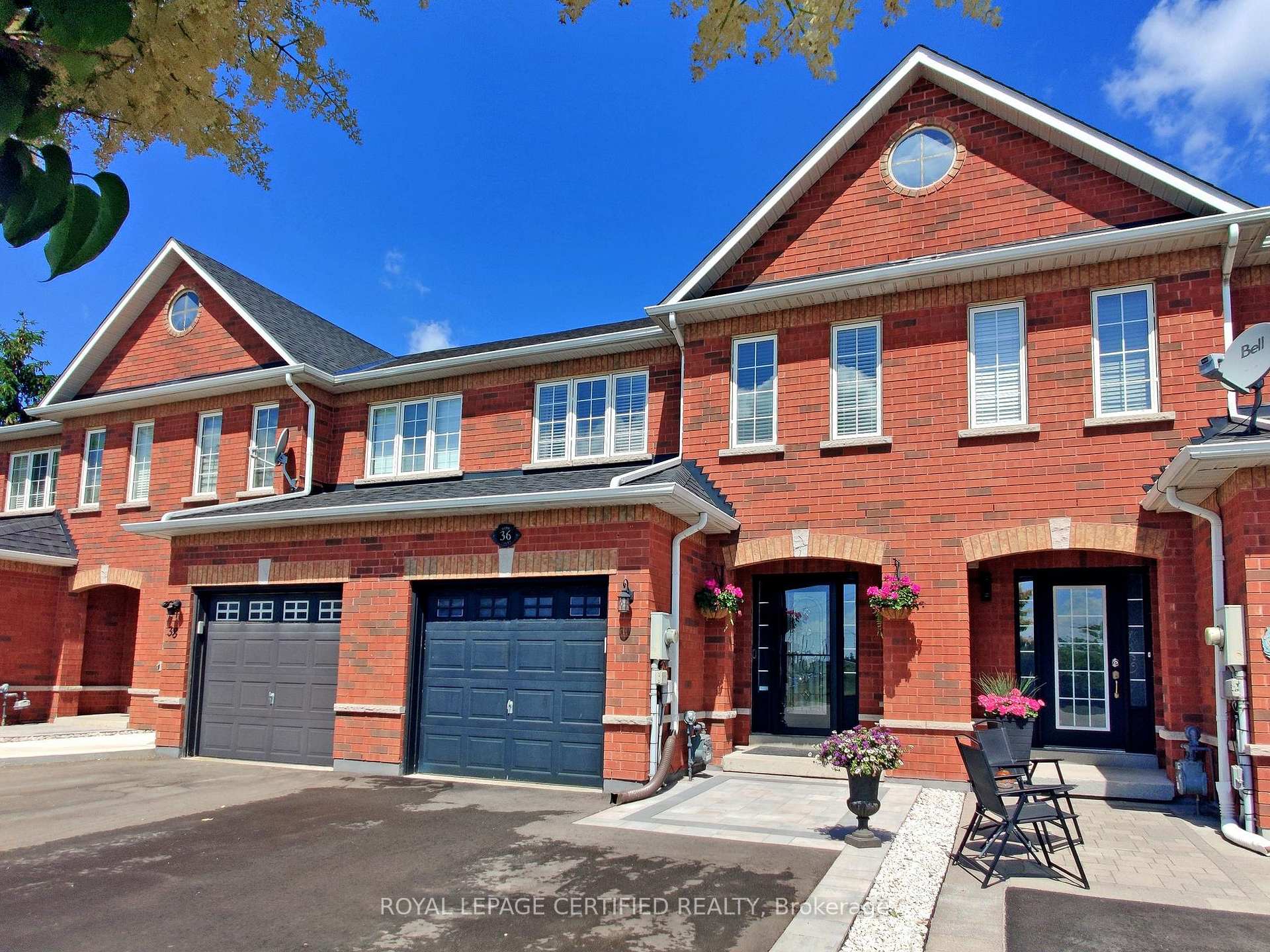 Photo 3 of 36 Aida Court, Caledon, Bolton West — HOMEH