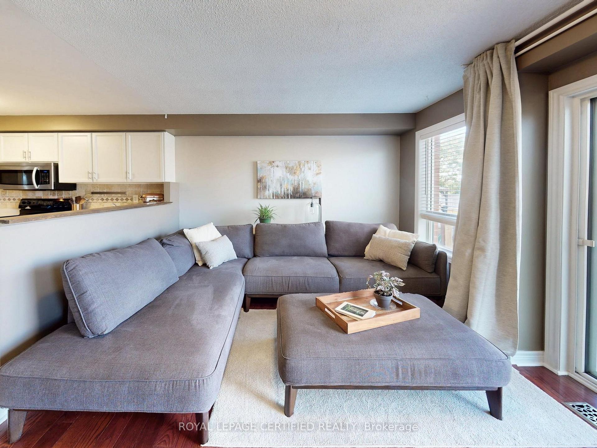 Photo 8 of 36 Aida Court, Caledon, Bolton West — HOMEH