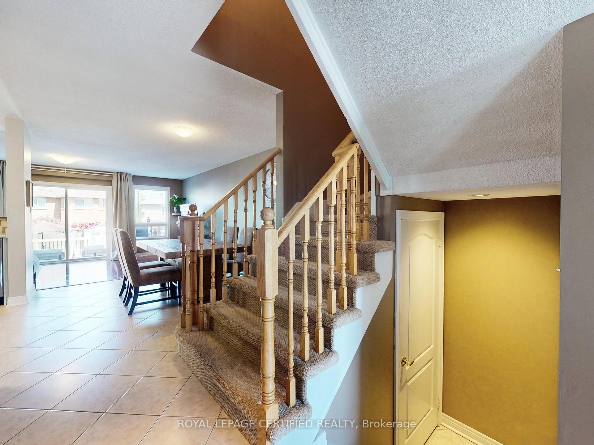 Photo 14 of 36 Aida Court, Caledon, Bolton West — HOMEH