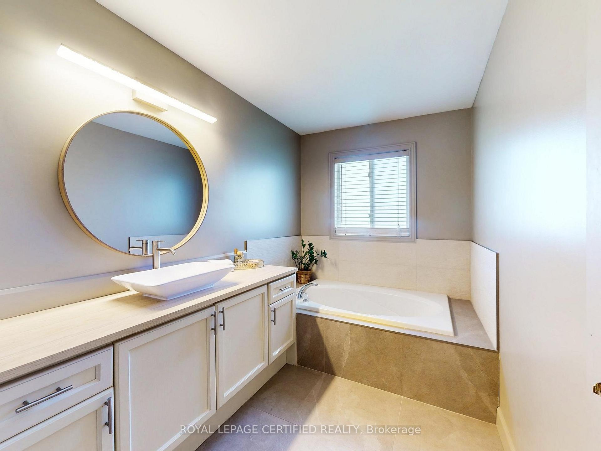 Photo 33 of 36 Aida Court, Caledon, Bolton West — HOMEH