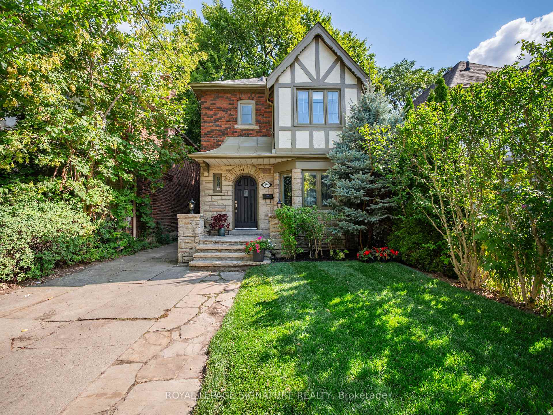 Front of 159 Chiltern Hill Road