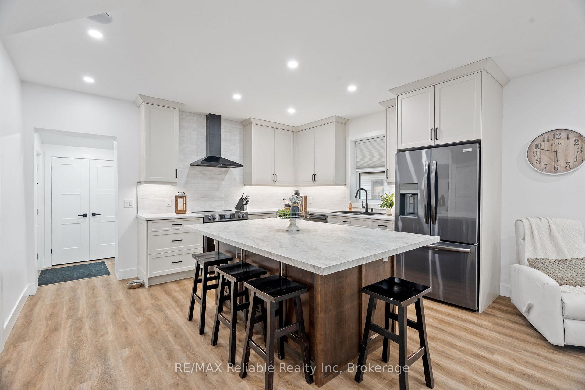 Photo 8 of 78 Daly Street, Huron East, Seaforth — HOMEH