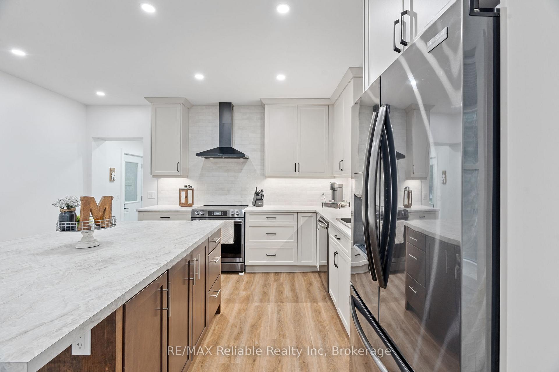 Photo 10 of 78 Daly Street, Huron East, Seaforth — HOMEH
