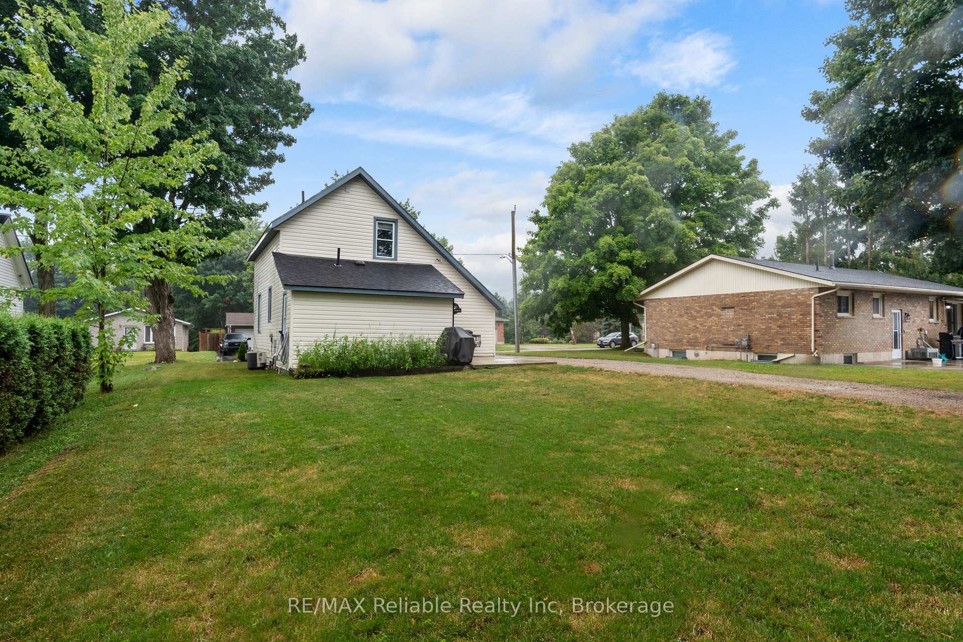 Photo 23 of 78 Daly Street, Huron East, Seaforth — HOMEH