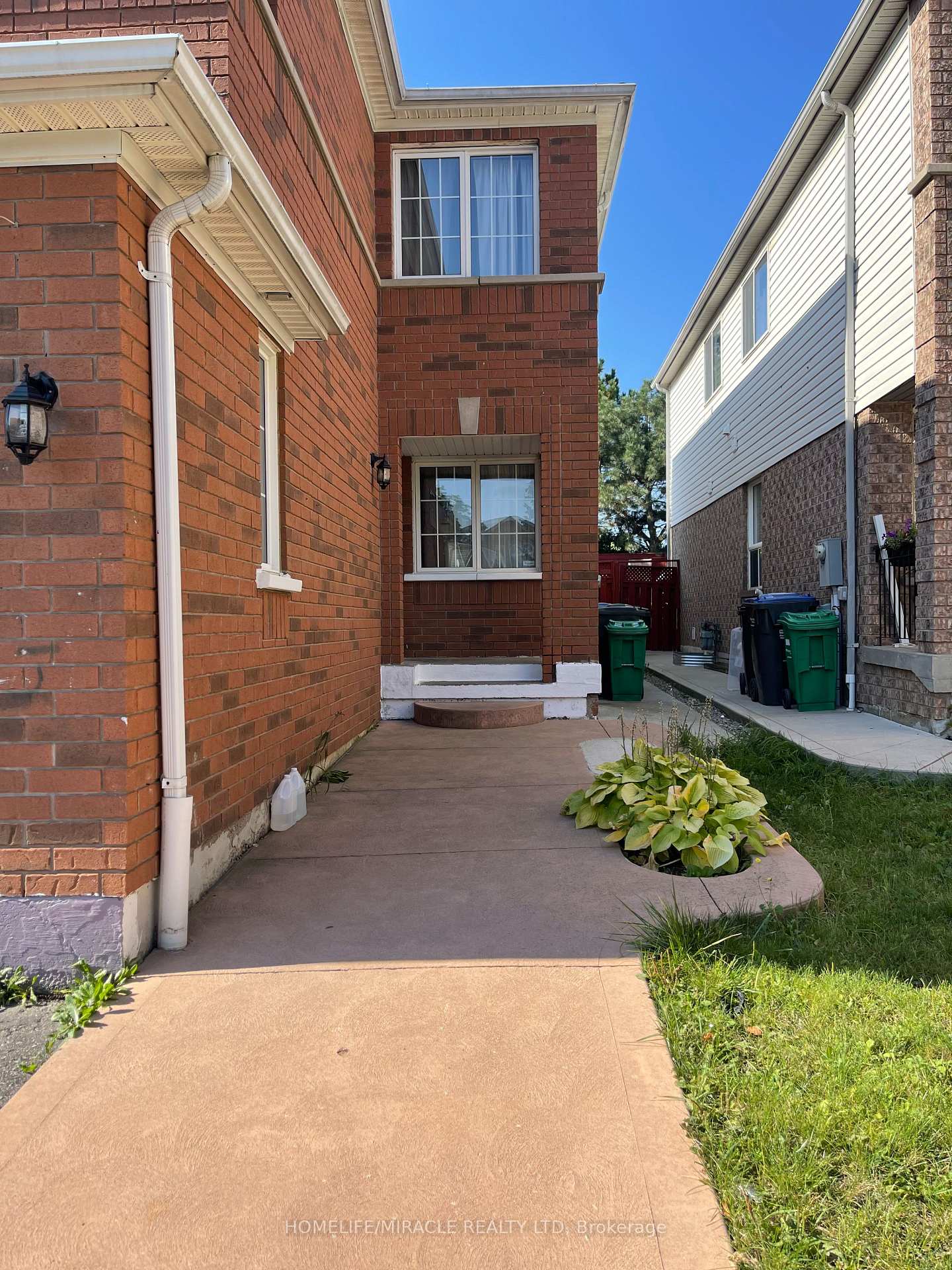 Photo 9 of Unit Upper, 90 Cordgrass Crescent, Brampton, Sandringham-Wellington — HOMEH