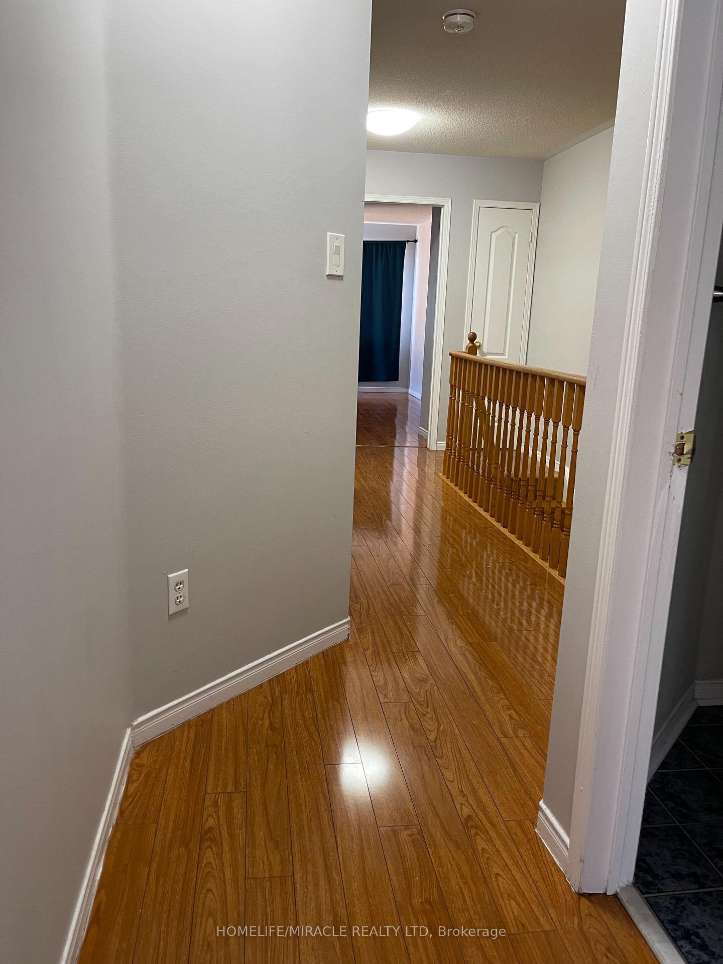 Photo 4 of Unit Upper, 90 Cordgrass Crescent, Brampton, Sandringham-Wellington — HOMEH
