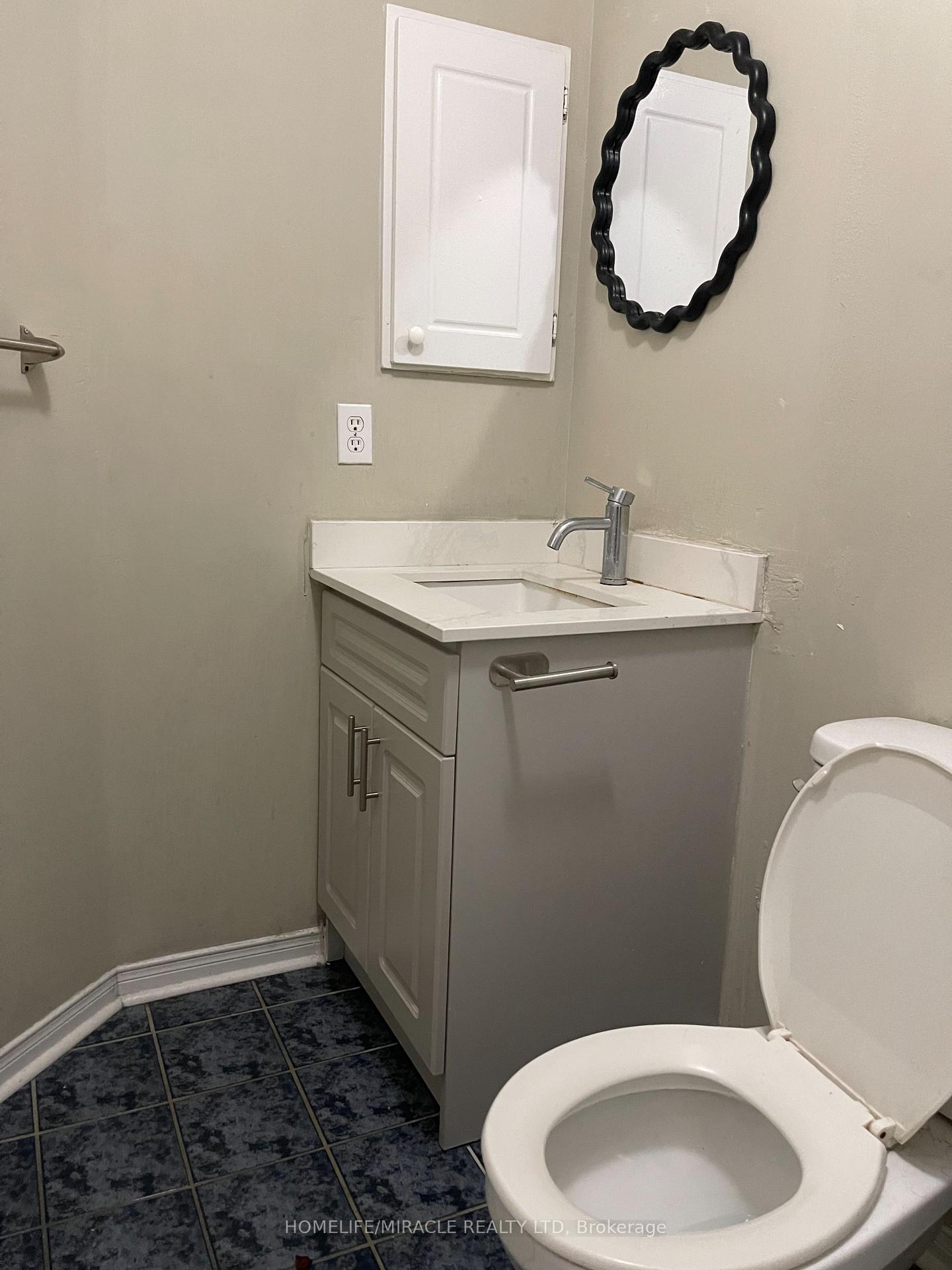 Photo 6 of Unit Upper, 90 Cordgrass Crescent, Brampton, Sandringham-Wellington — HOMEH