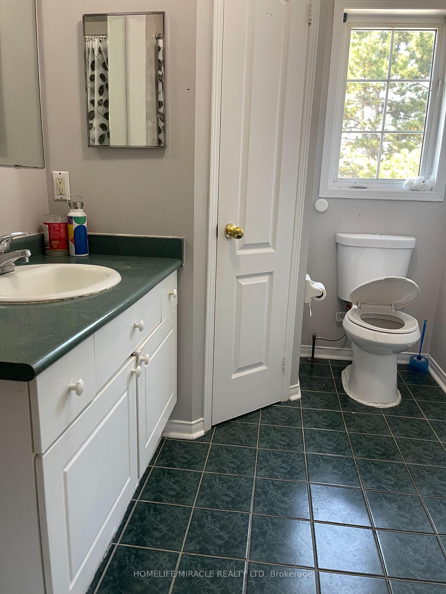 Photo 10 of Unit Upper, 90 Cordgrass Crescent, Brampton, Sandringham-Wellington — HOMEH