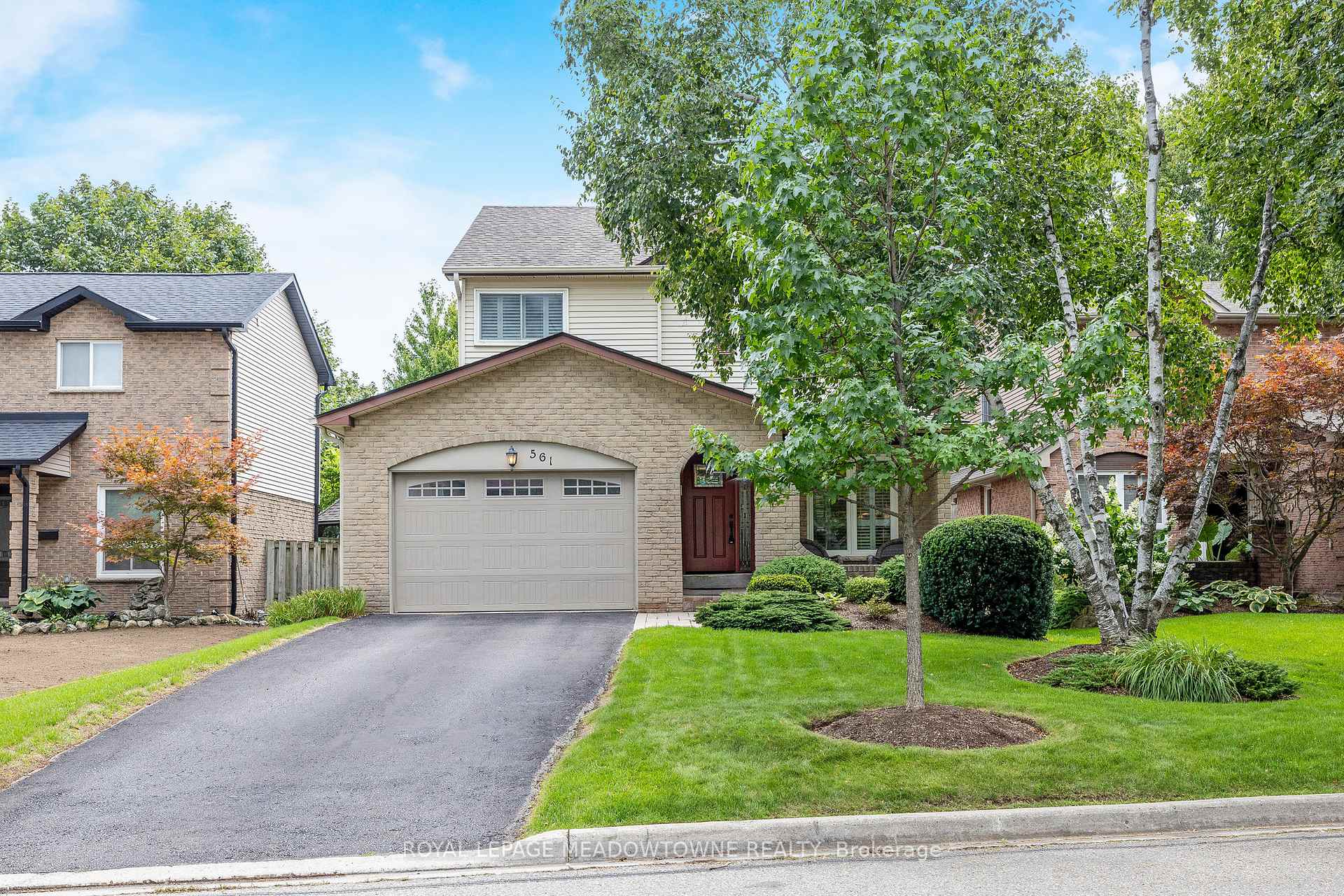 Photo 1 of 561 Hawthorne Crescent, Milton, Bronte Meadows — HOMEH