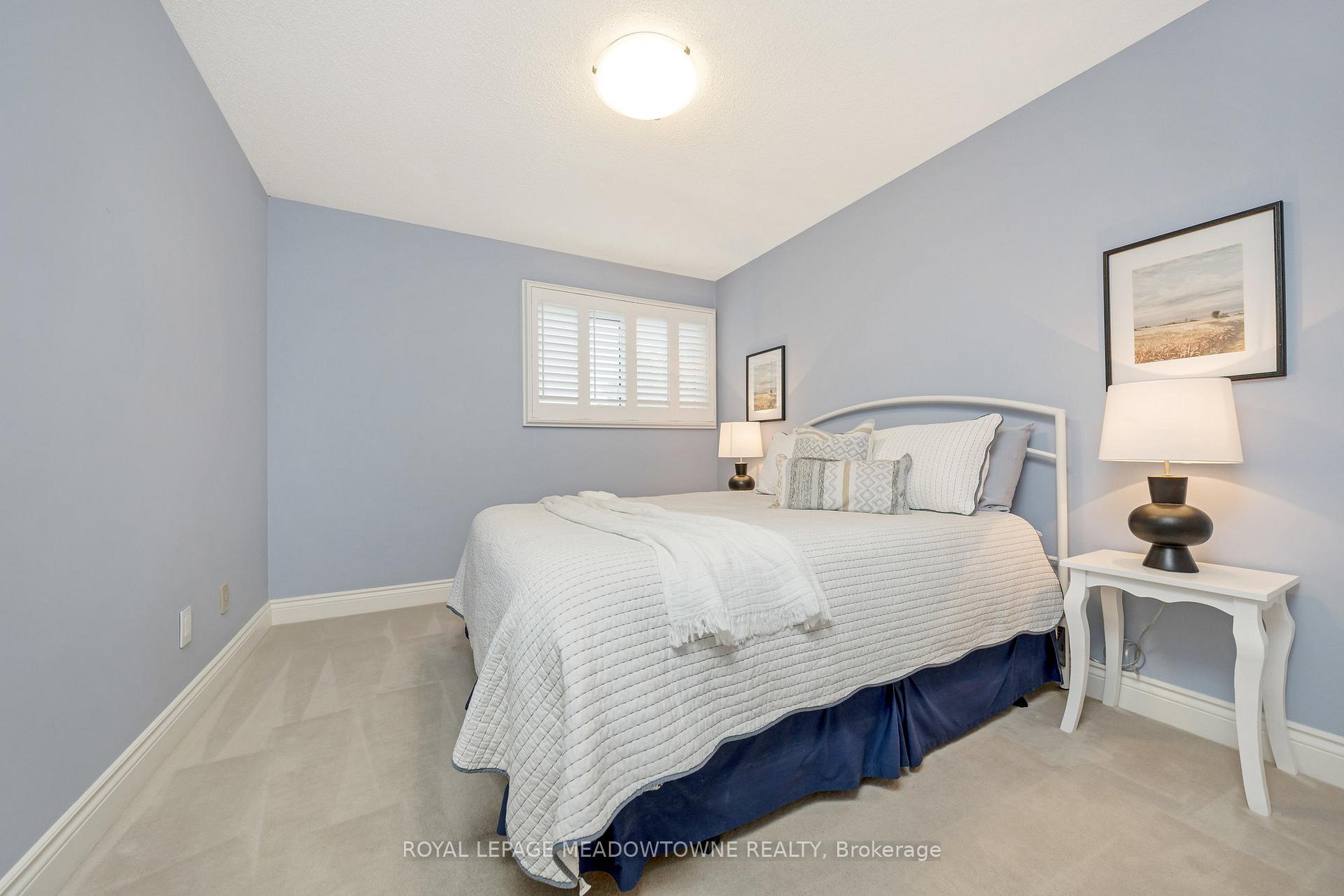 Photo 6 of 561 Hawthorne Crescent, Milton, Bronte Meadows — HOMEH