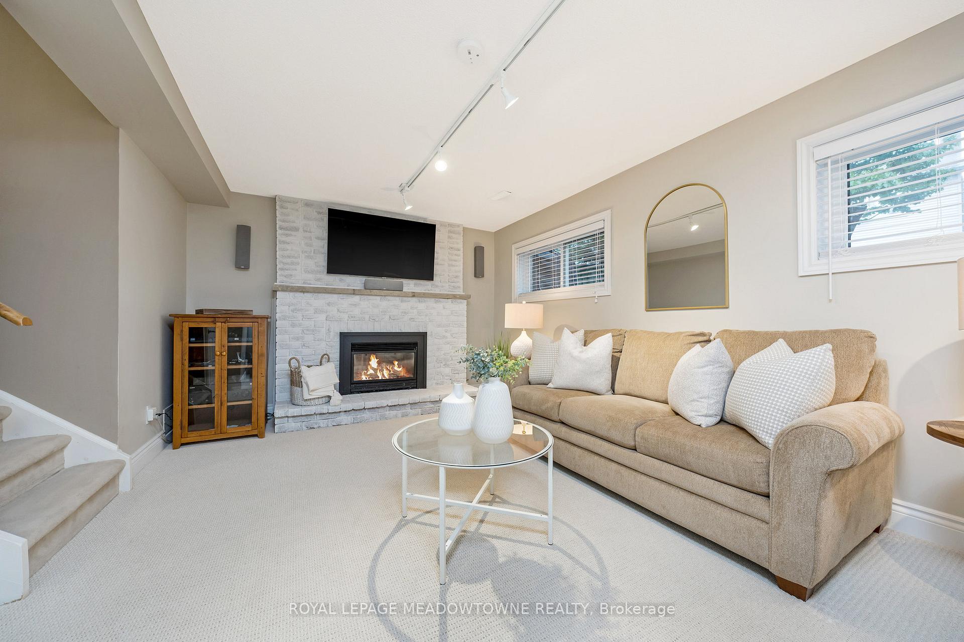 Photo 24 of 561 Hawthorne Crescent, Milton, Bronte Meadows — HOMEH