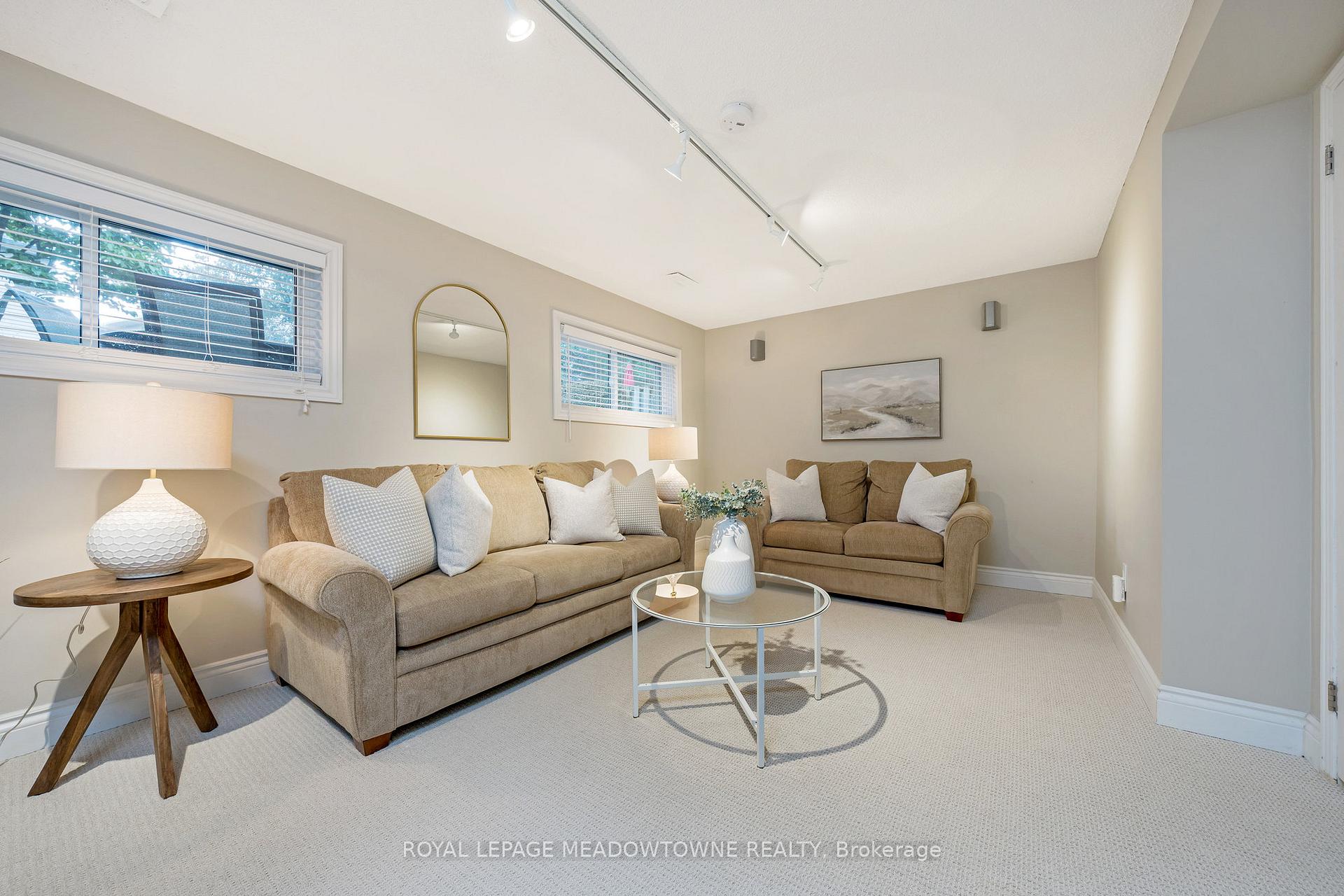 Photo 20 of 561 Hawthorne Crescent, Milton, Bronte Meadows — HOMEH
