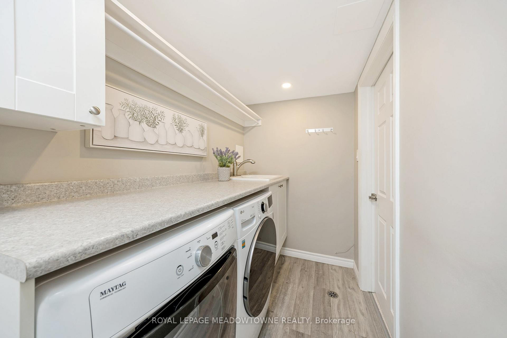 Photo 30 of 561 Hawthorne Crescent, Milton, Bronte Meadows — HOMEH