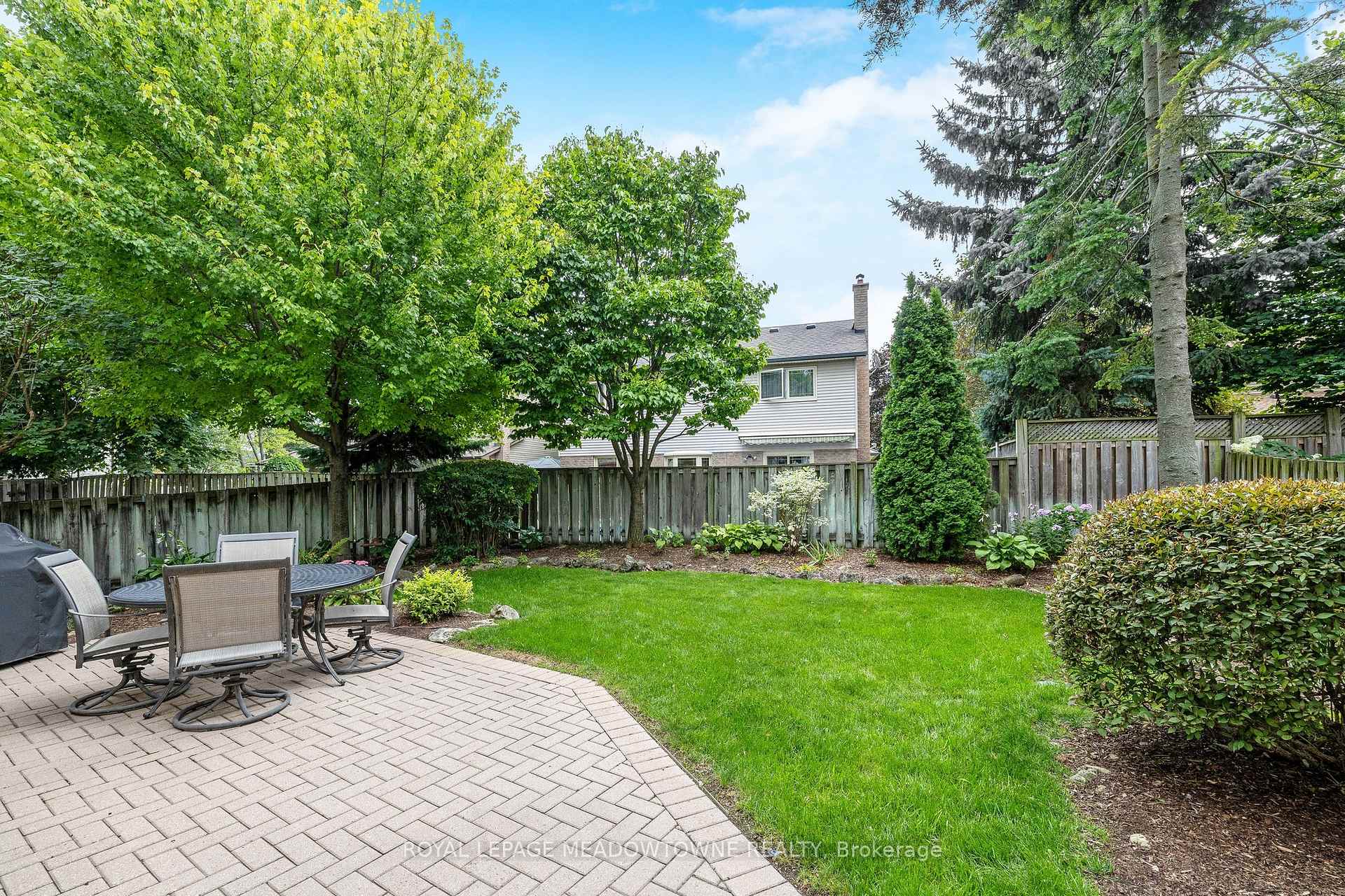 Photo 21 of 561 Hawthorne Crescent, Milton, Bronte Meadows — HOMEH