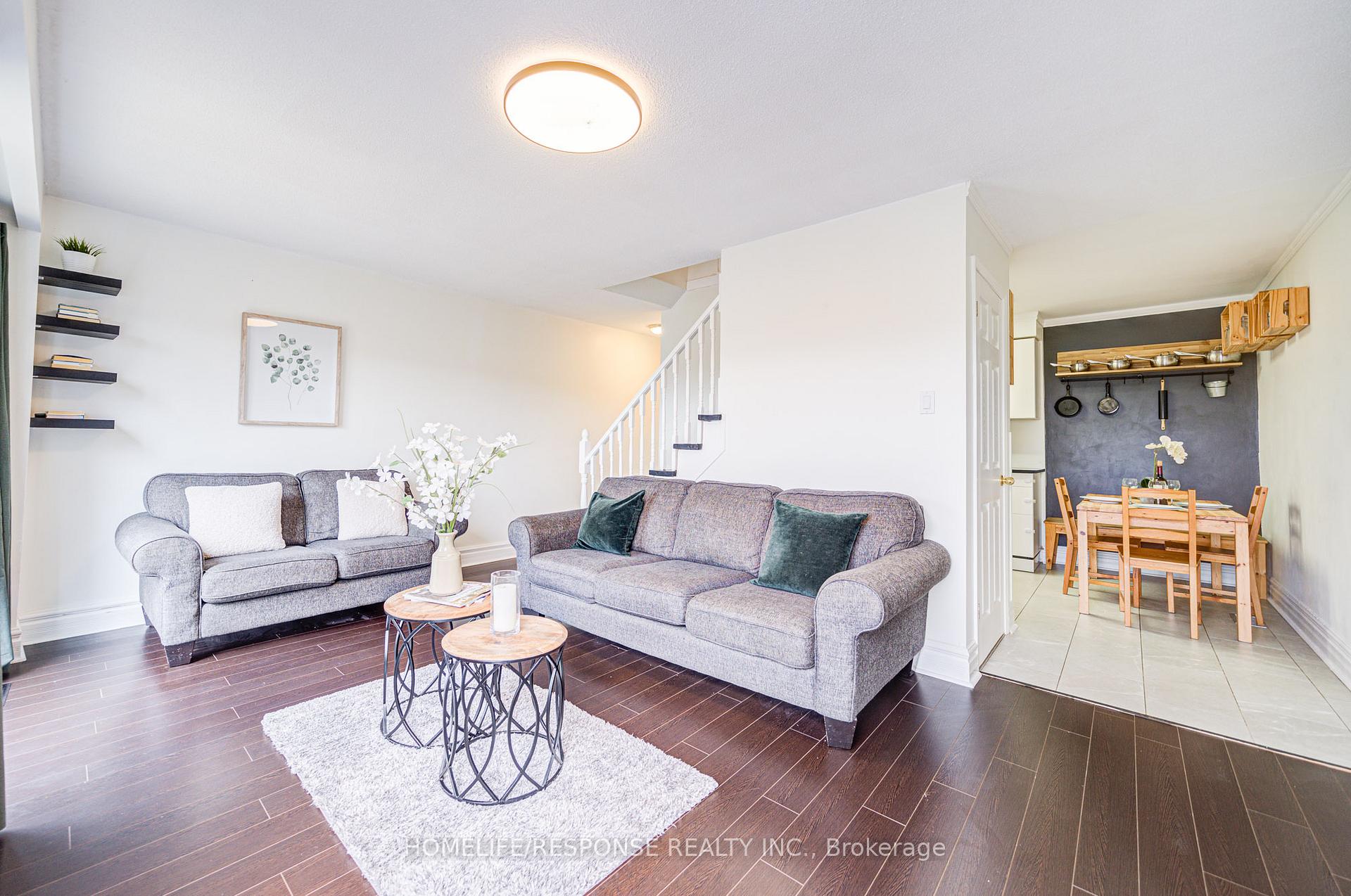 Photo 7 of 21 Dawson Crescent, Brampton, Brampton North — HOMEH